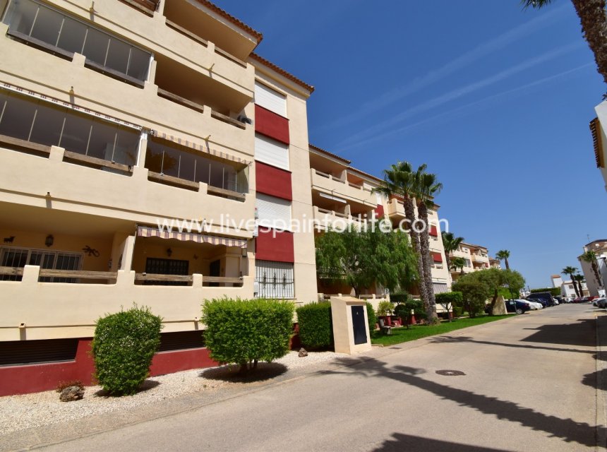 Resale - Apartments -
Orihuela Costa - Playa Flamenca