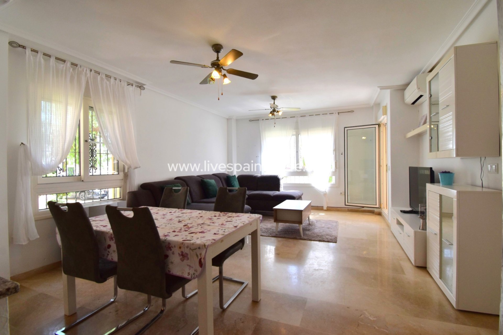 Resale - Apartments -
Orihuela Costa - Playa Flamenca