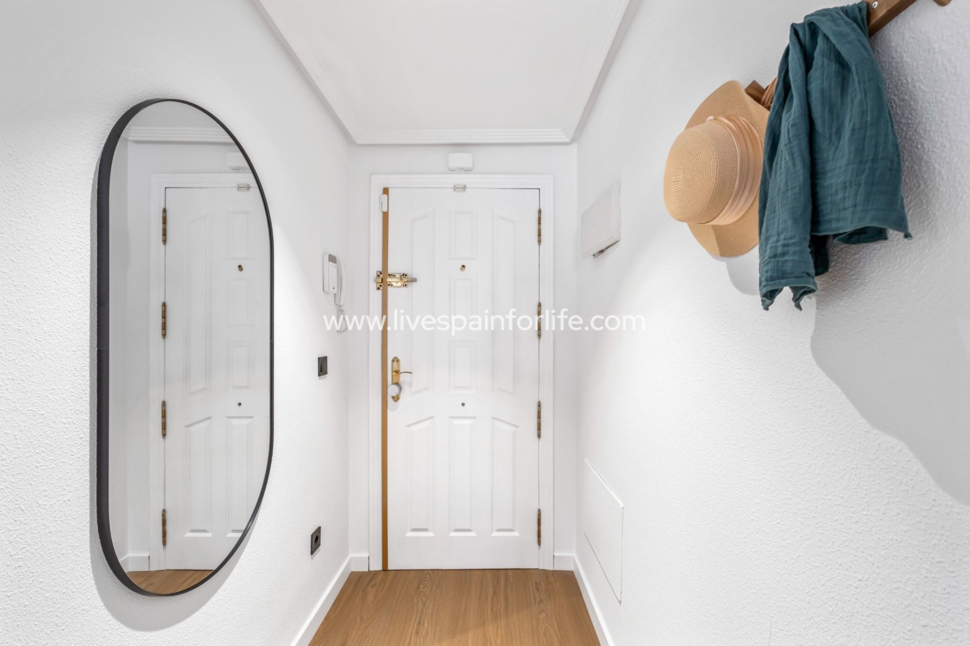 Resale - Apartments -
Orihuela Costa - Playa Flamenca