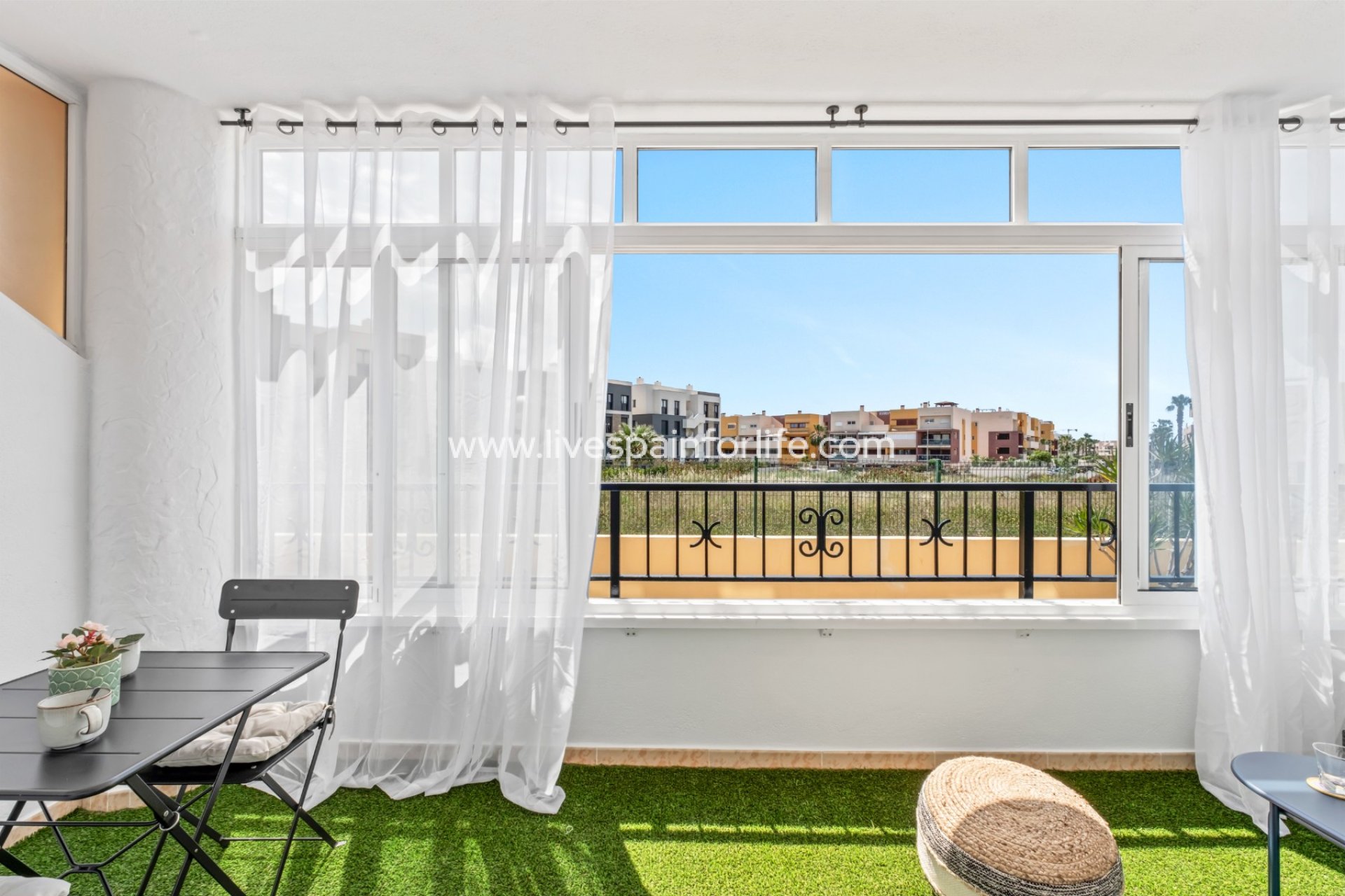 Resale - Apartments -
Orihuela Costa - Playa Flamenca