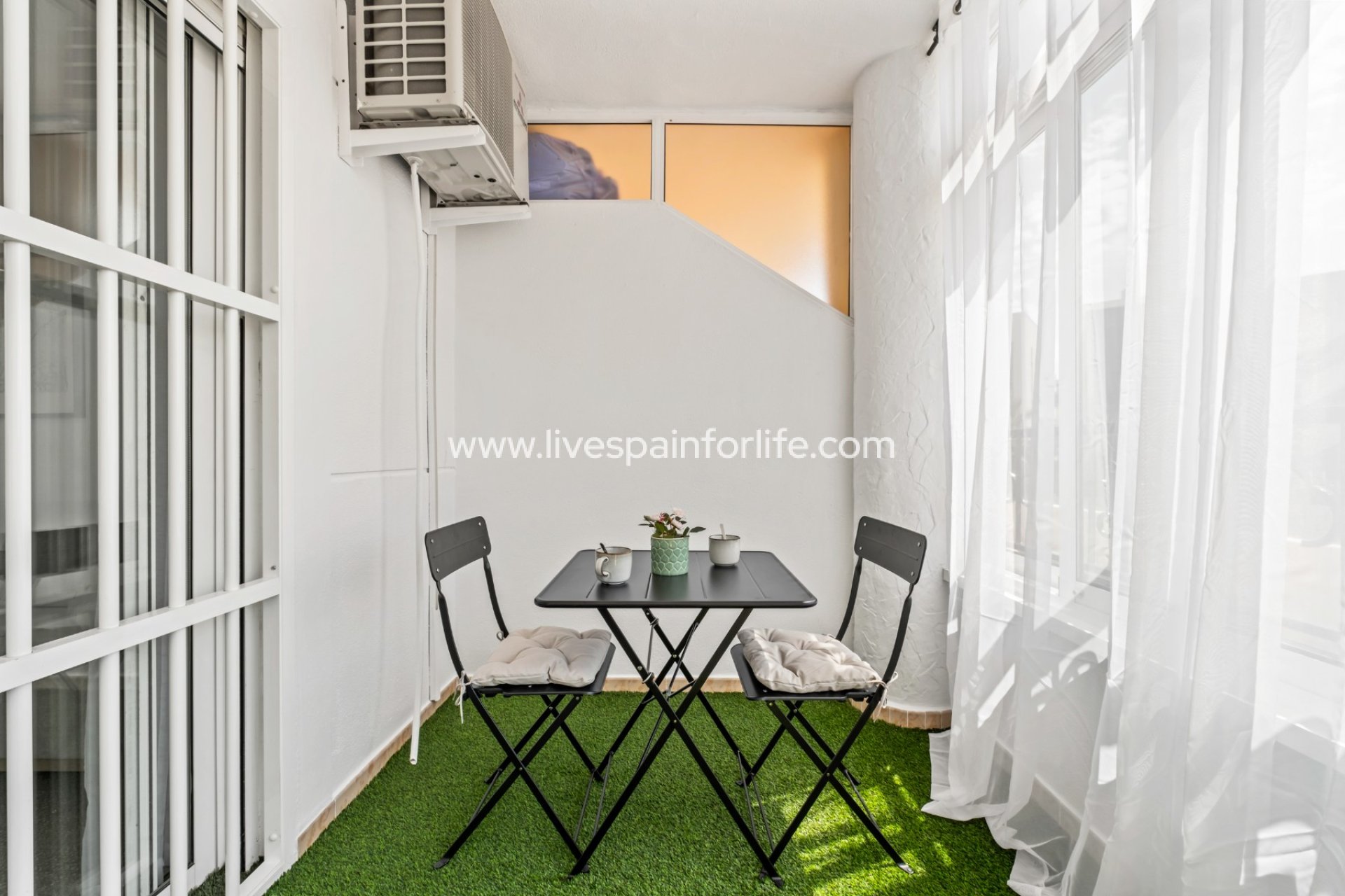 Resale - Apartments -
Orihuela Costa - Playa Flamenca