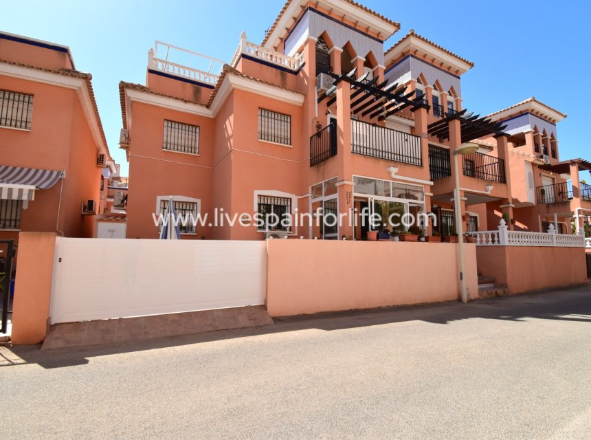 Resale - Apartments -
Orihuela Costa - Playa Flamenca