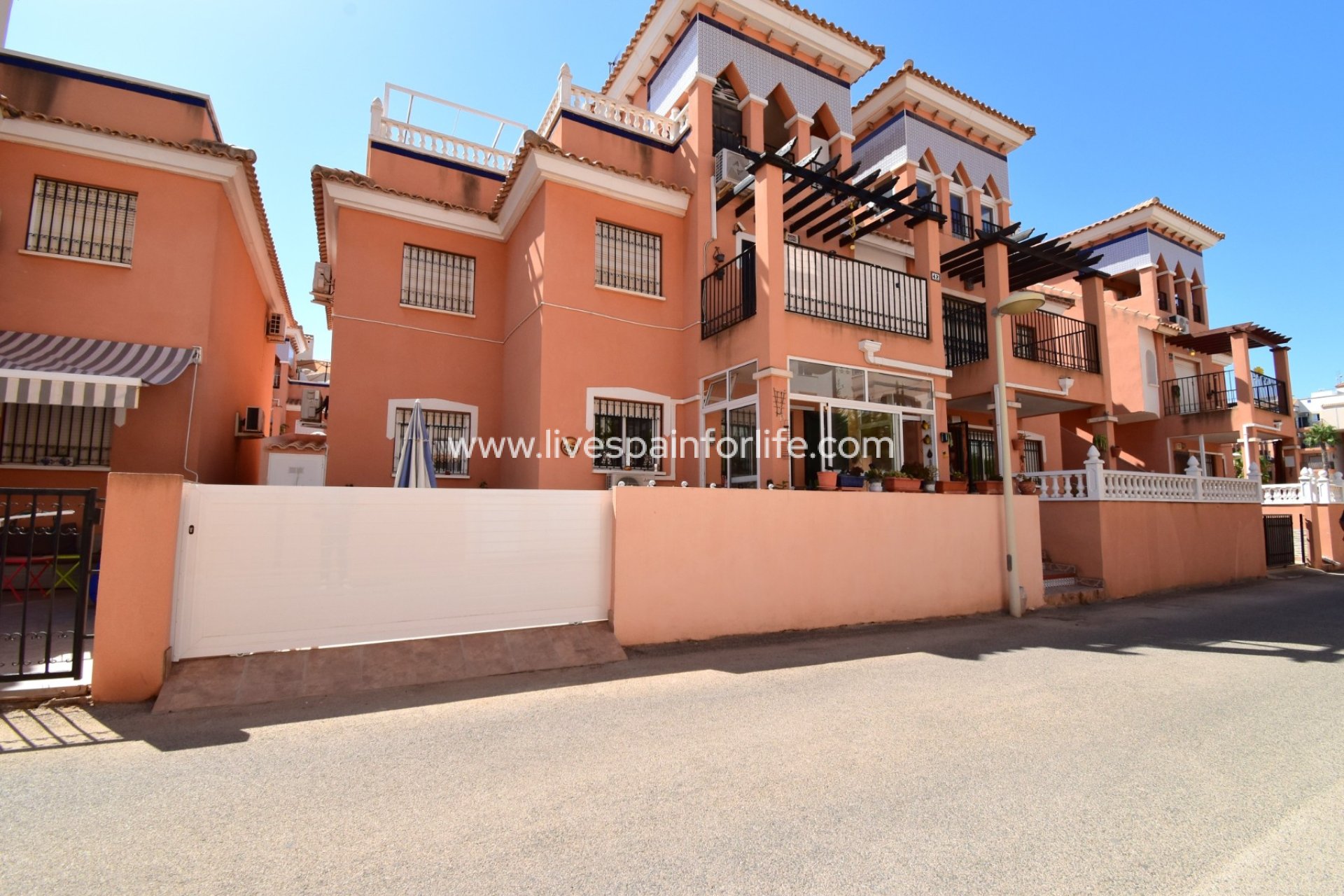 Resale - Apartments -
Orihuela Costa - Playa Flamenca