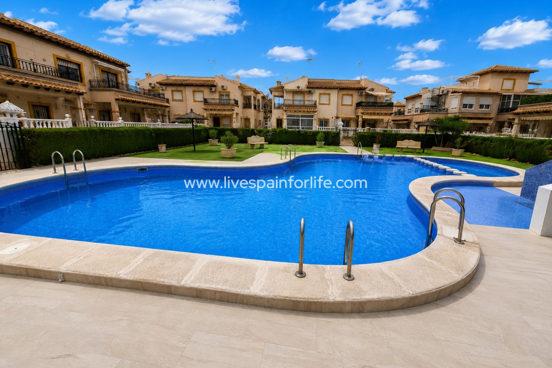 Resale - Apartments -
Orihuela Costa - Punta Prima