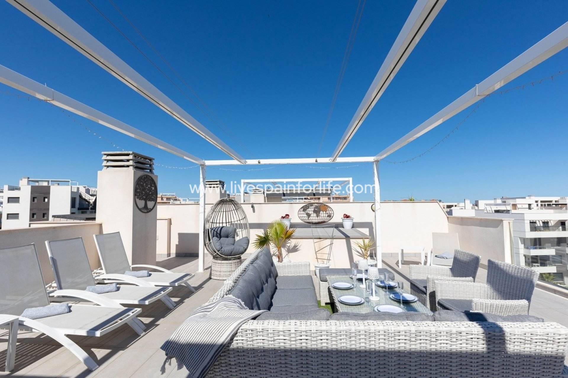 Resale - Apartments -
Orihuela Costa - Villamartin
