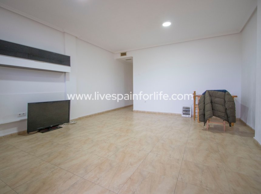 Resale - Apartments -
San Isidro