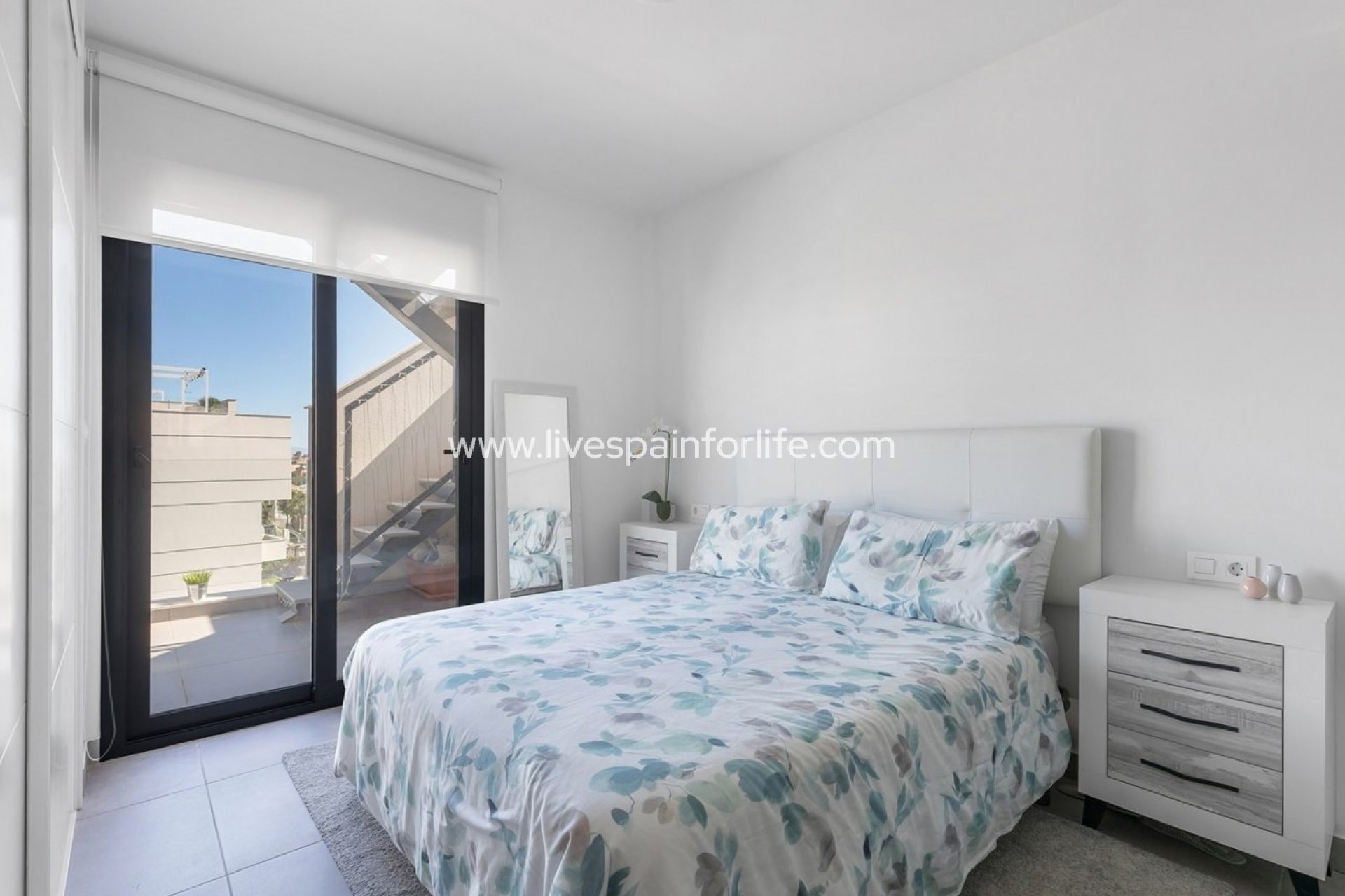 Resale - Apartments -
 - Villamartin
