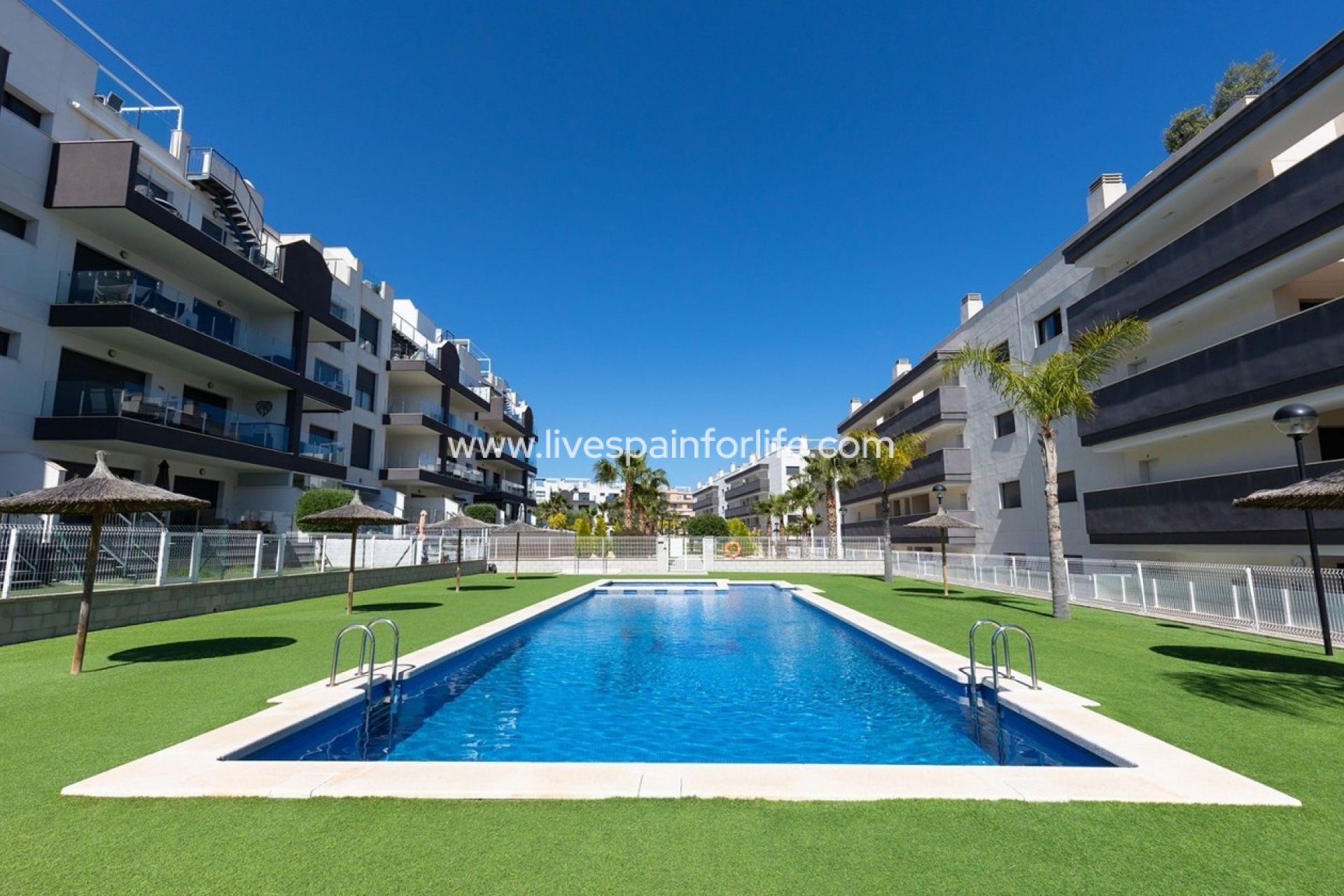 Resale - Apartments -
 - Villamartin