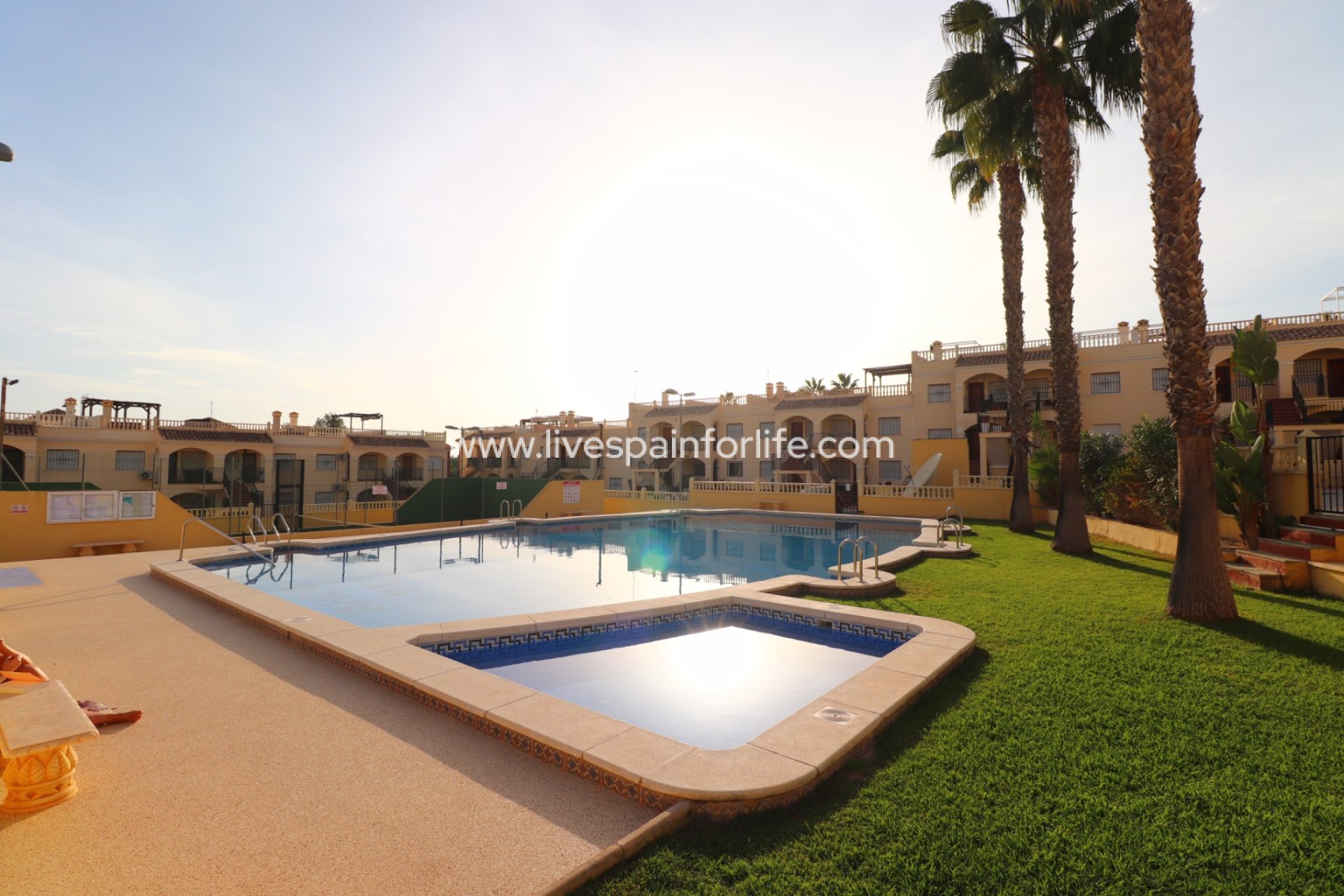 Resale - Bungalow -
Algorfa - Montemar
