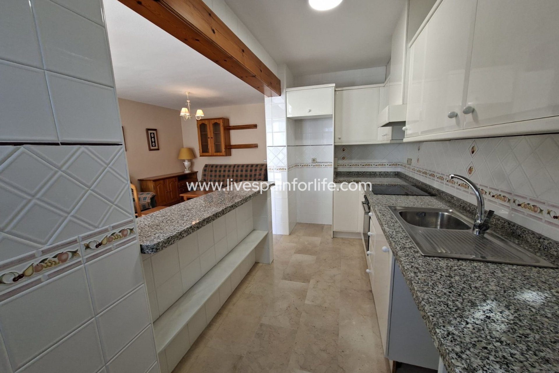 Resale - Bungalow -
Alicante