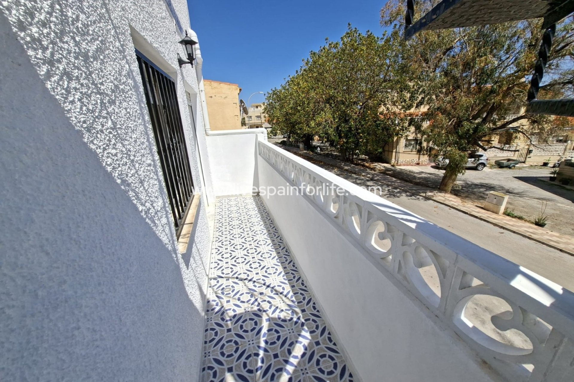 Resale - Bungalow -
Alicante
