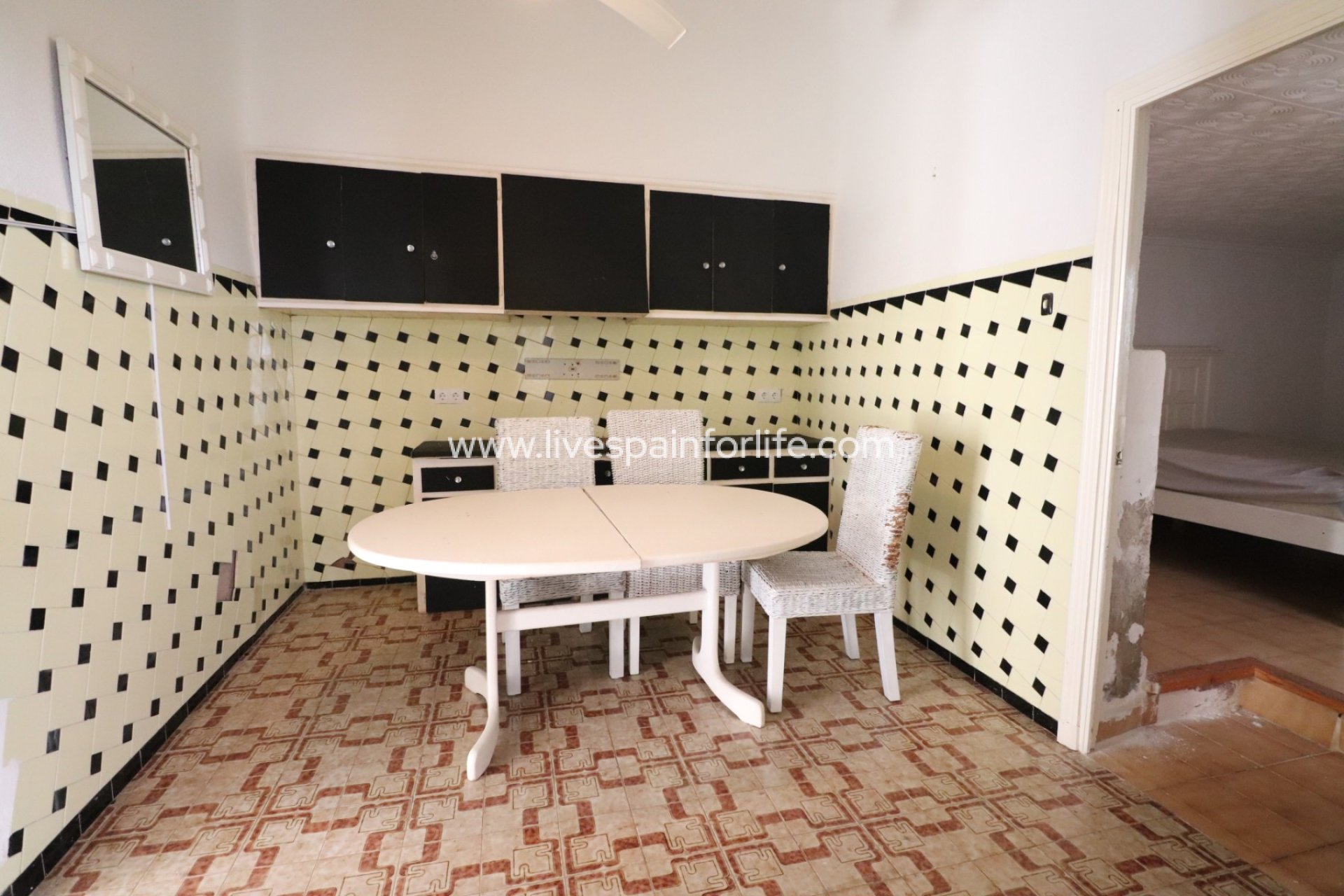 Resale - Bungalow -
Benijofar