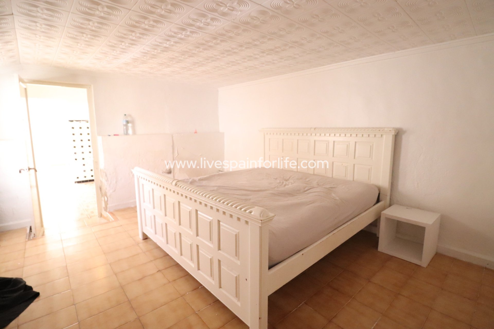 Resale - Bungalow -
Benijofar