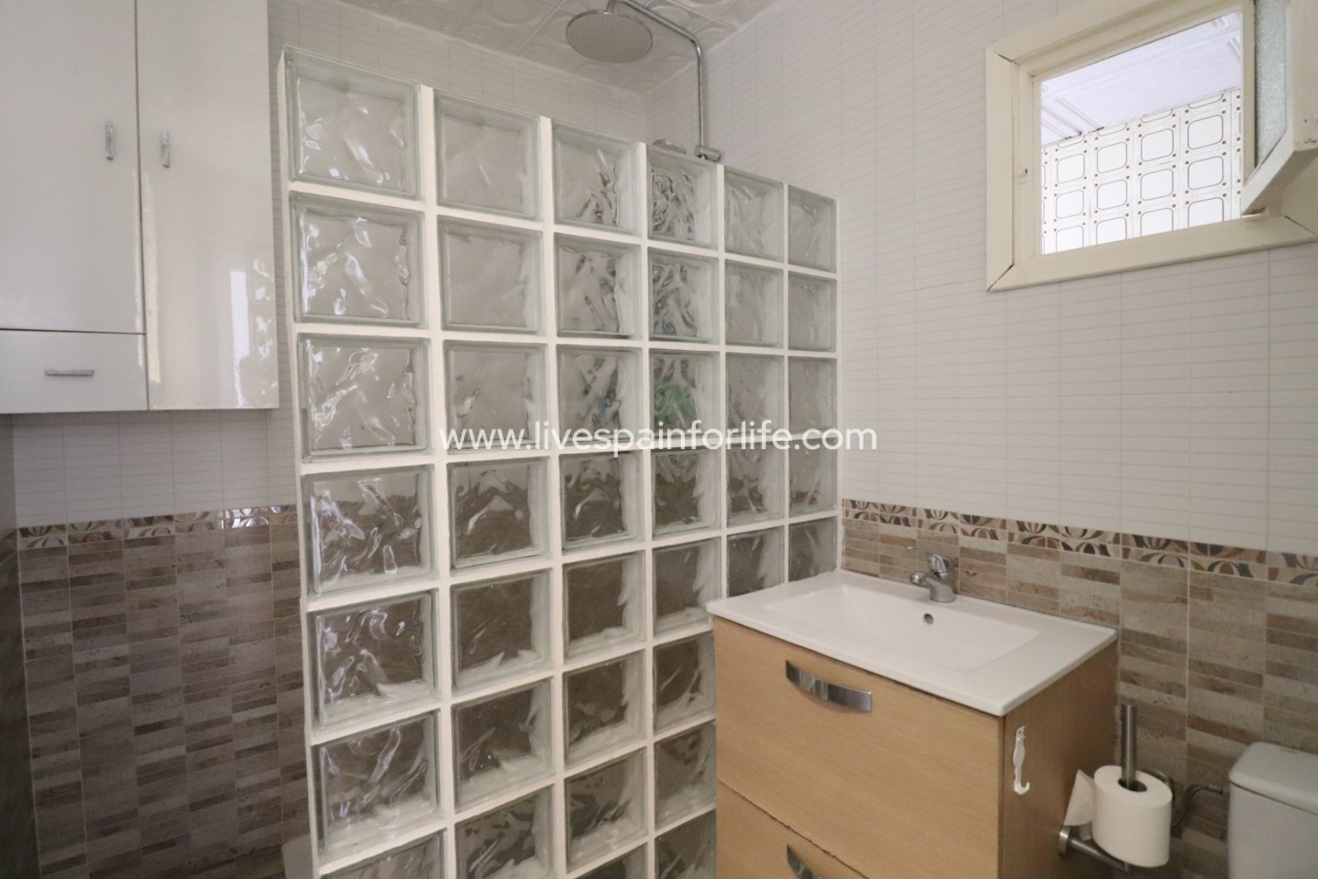 Resale - Bungalow -
Benijofar