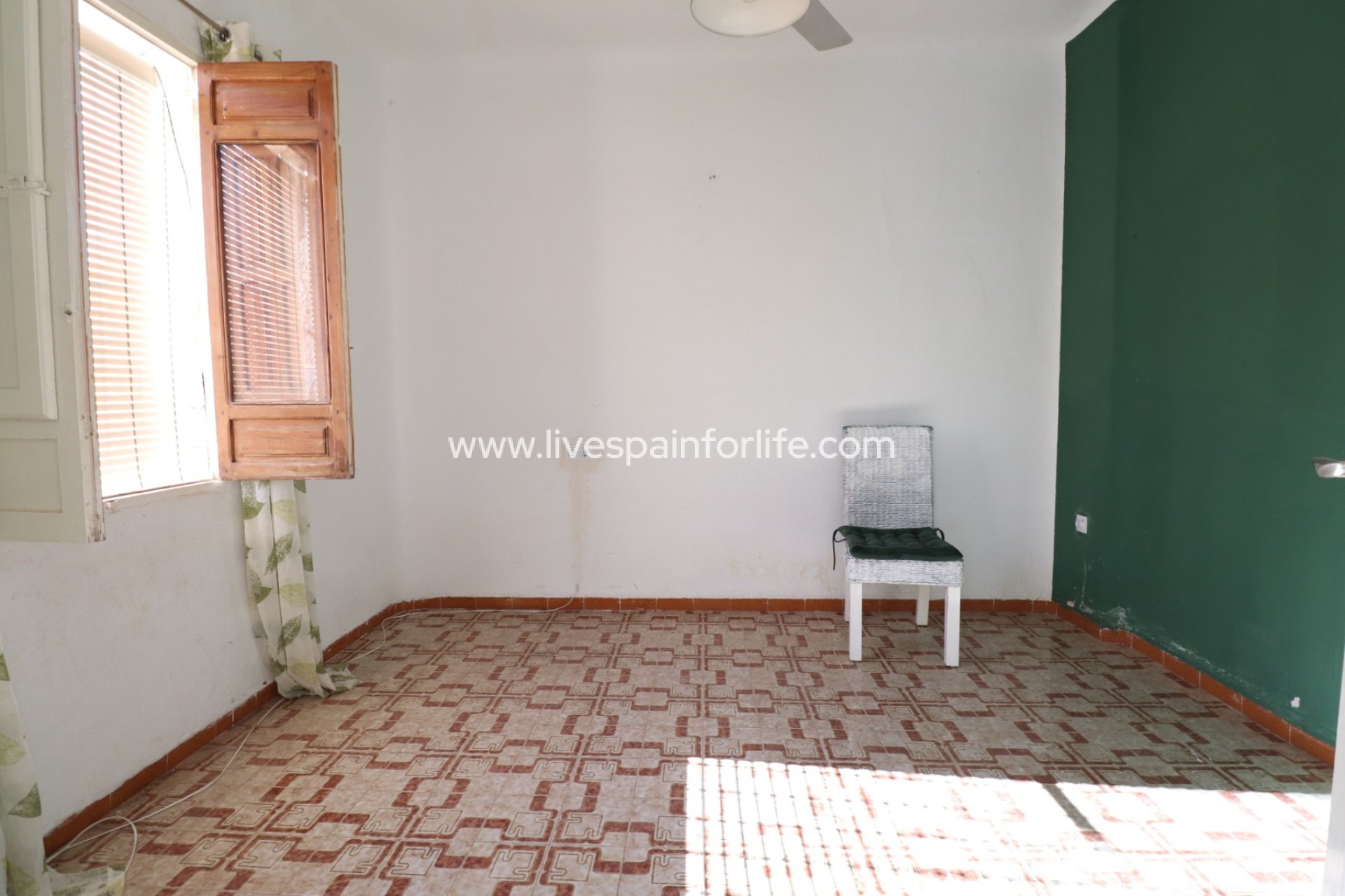 Resale - Bungalow -
Benijofar