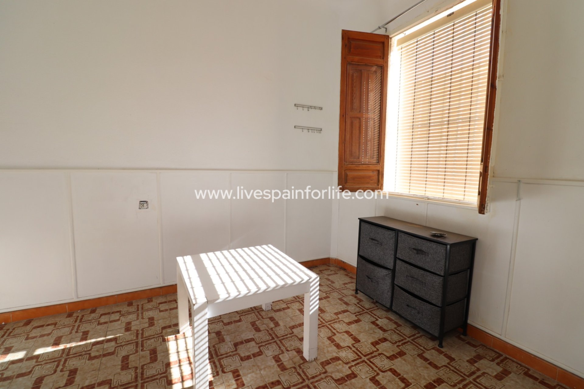 Resale - Bungalow -
Benijofar
