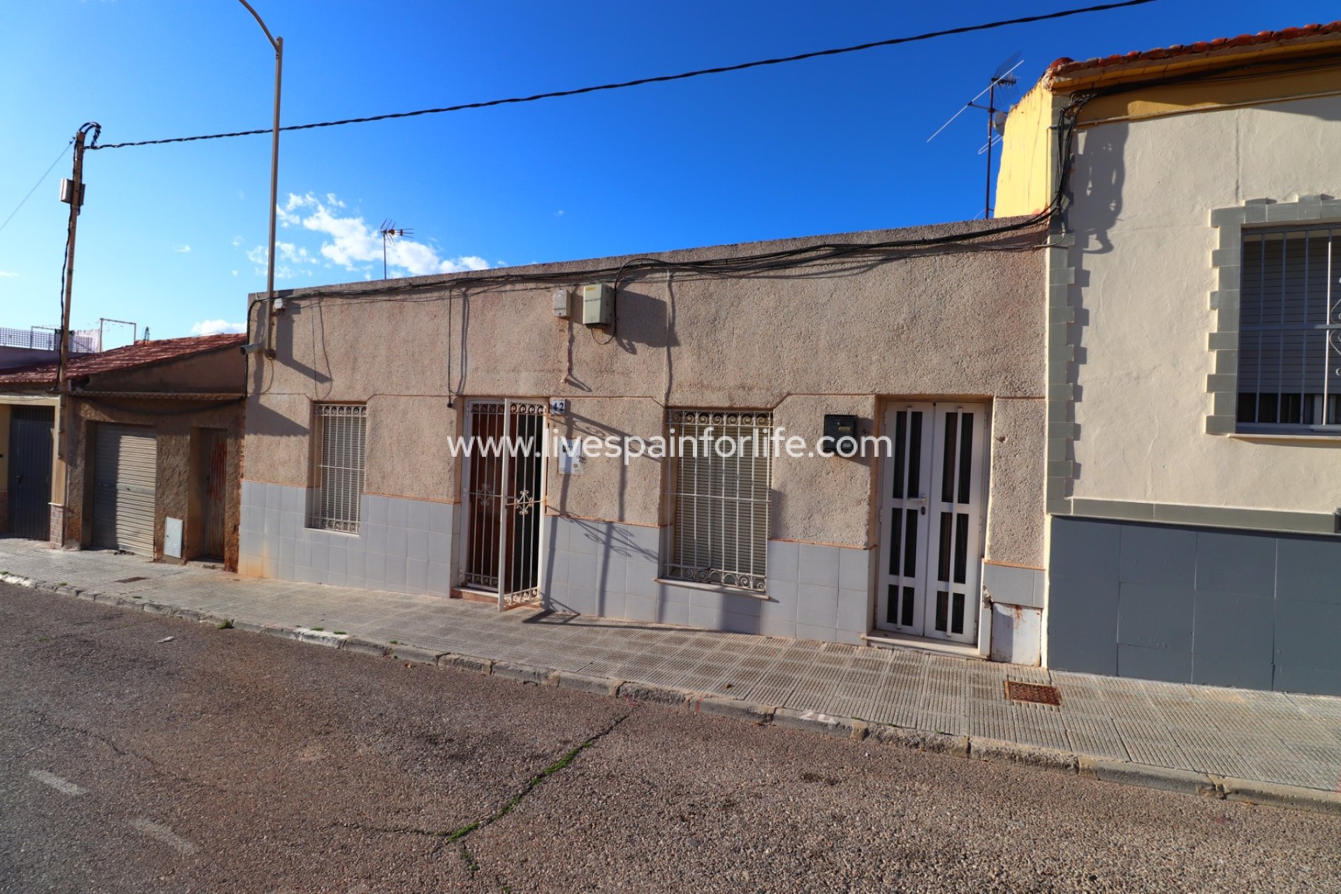 Resale - Bungalow -
Benijofar