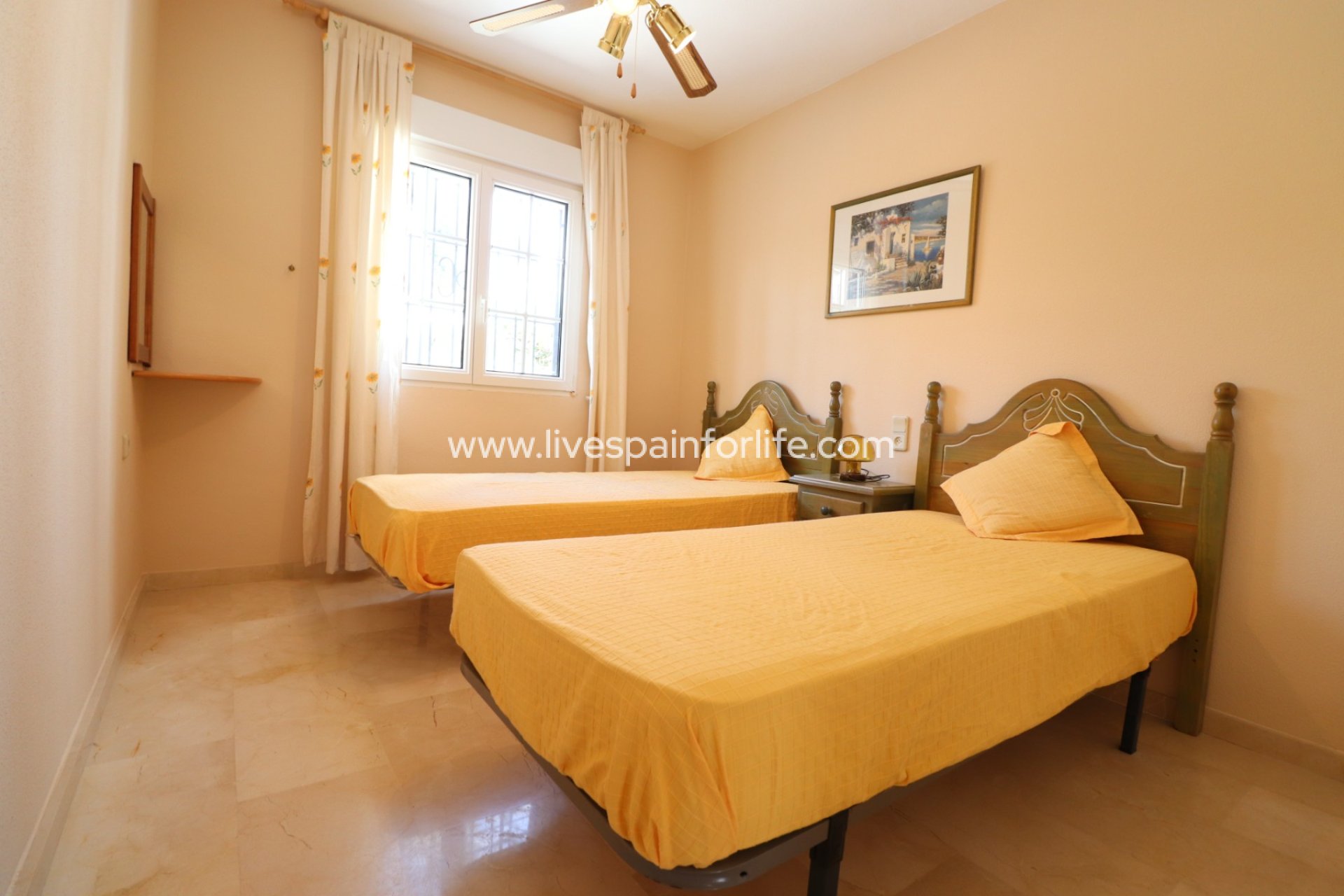 Resale - Bungalow -
Orihuela Costa - Villamartin