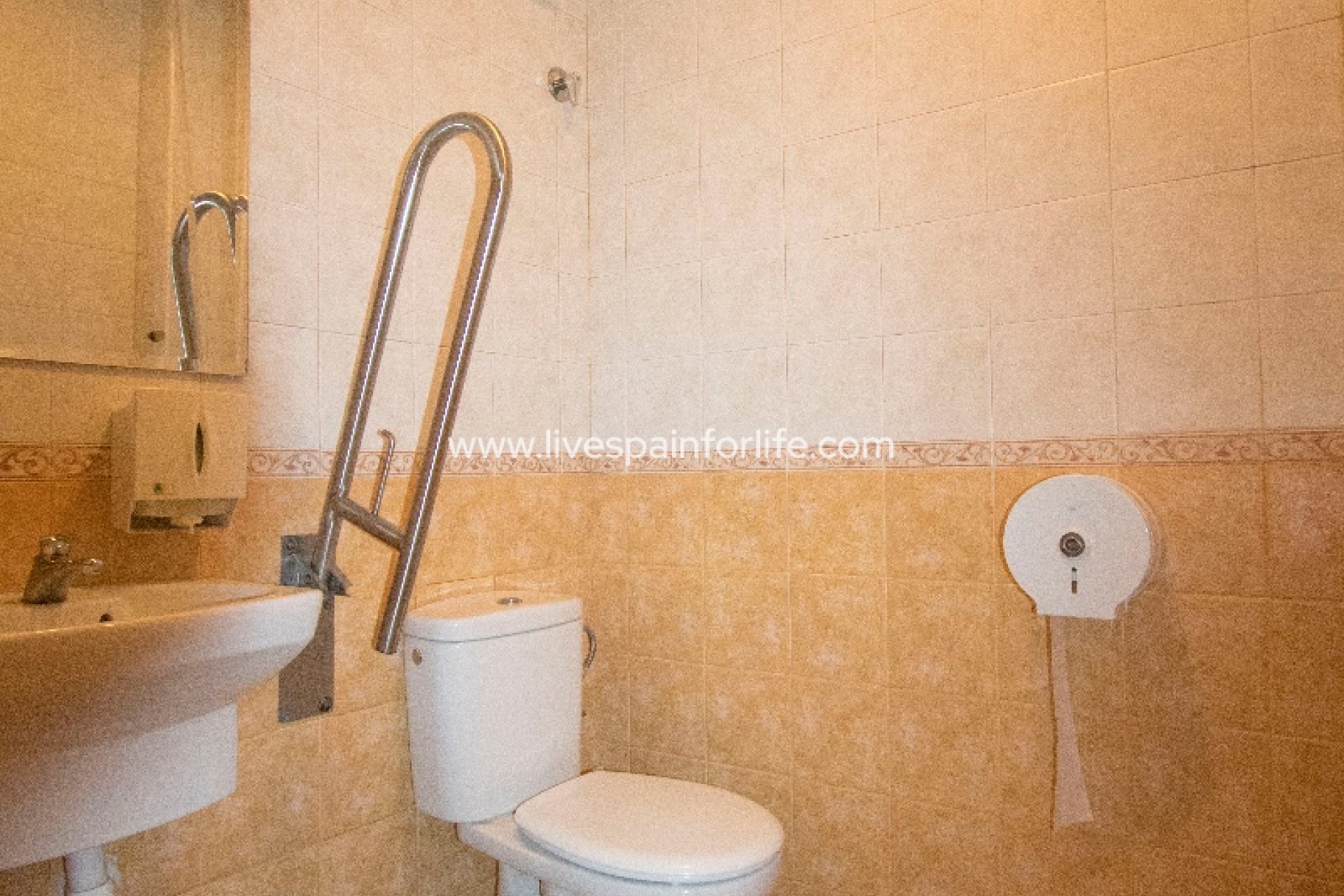 Resale - Commercial -
Albatera