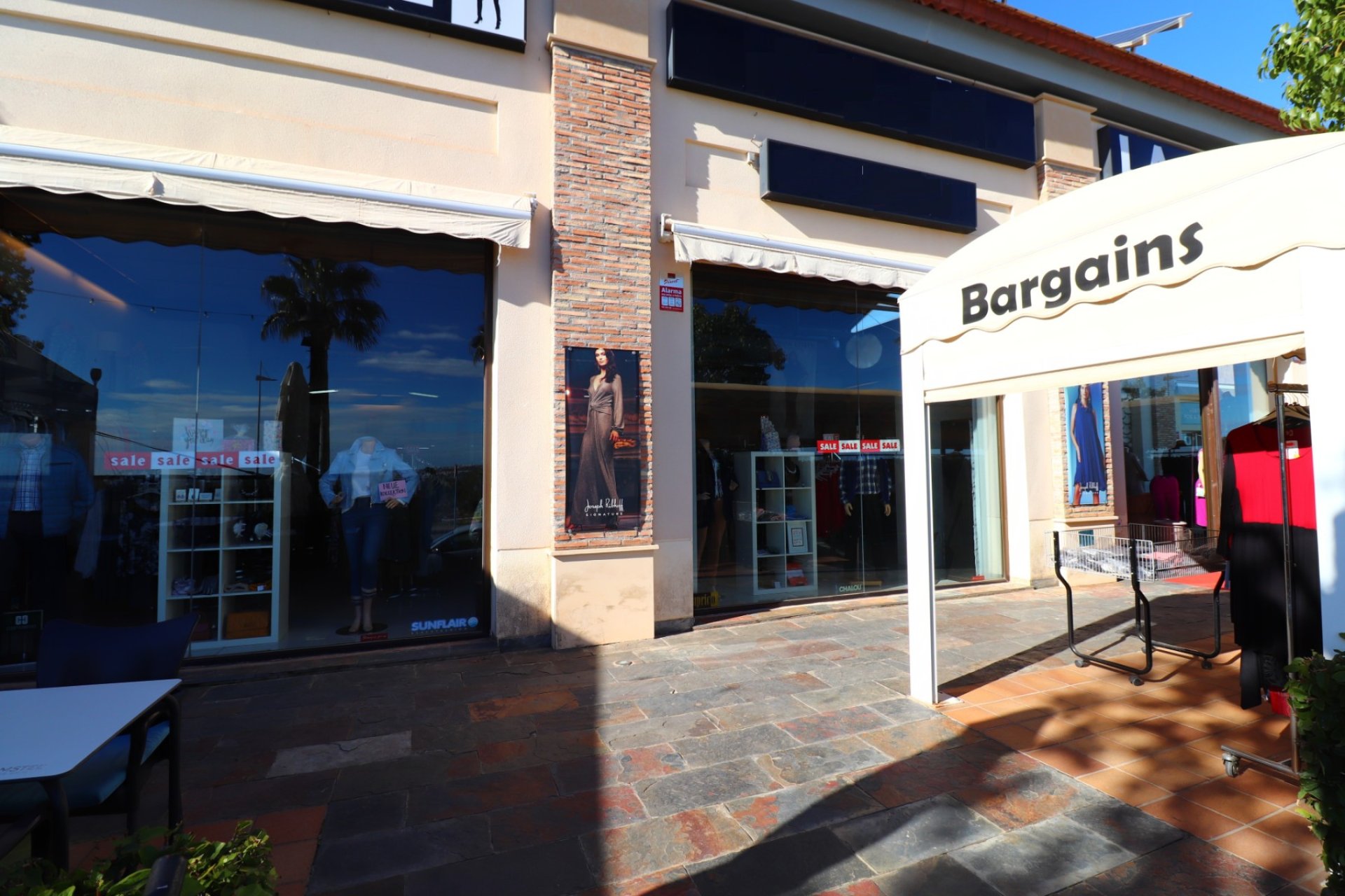 Resale - Commercial -
Algorfa - La Finca Golf Resort