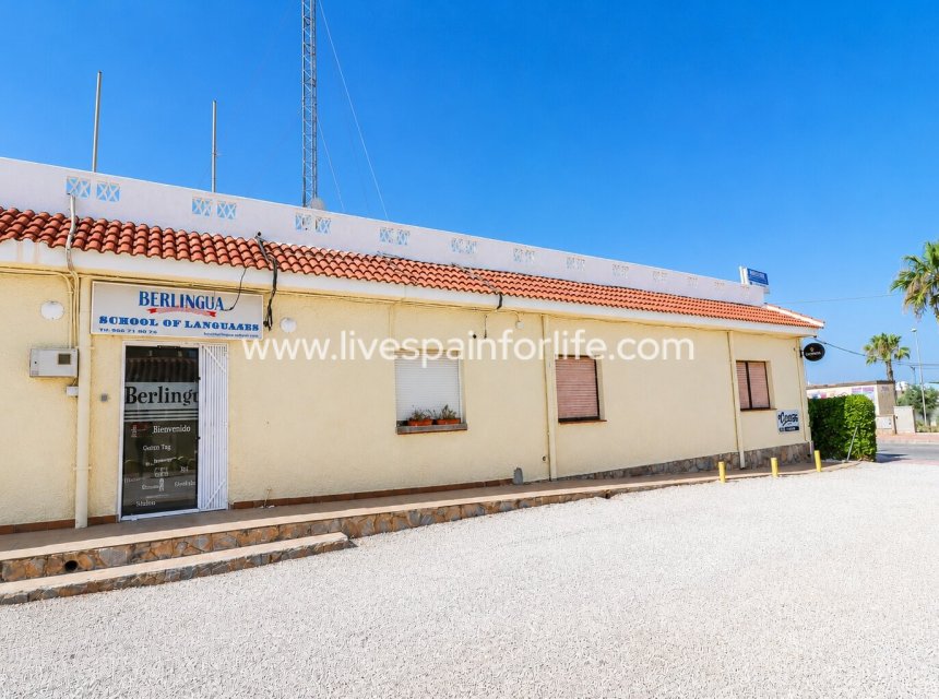 Resale - Commercial -
Ciudad Quesada - Doña Pepa