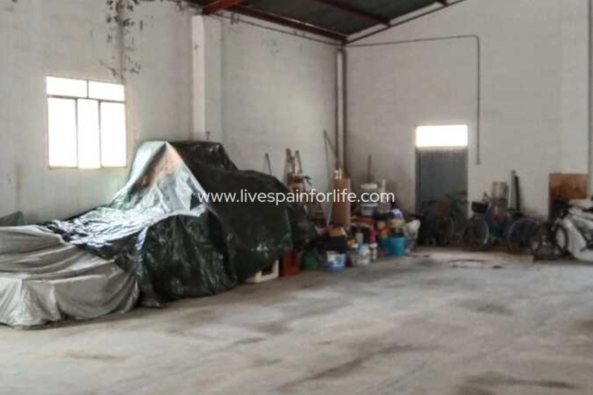 Resale - Commercial -
Daya Vieja