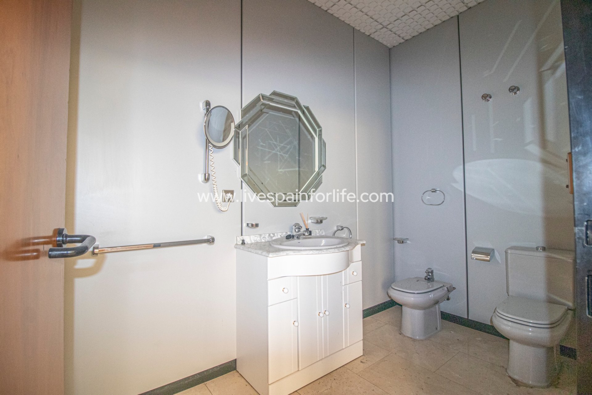 Resale - Commercial -
Elche