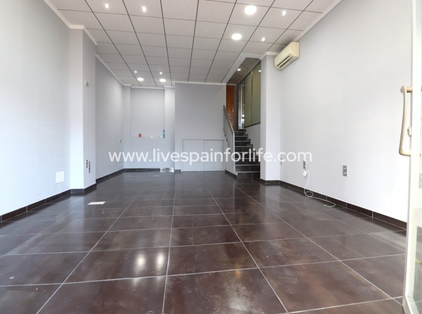 Resale - Commercial -
Formentera del Segura - Formentera - Village