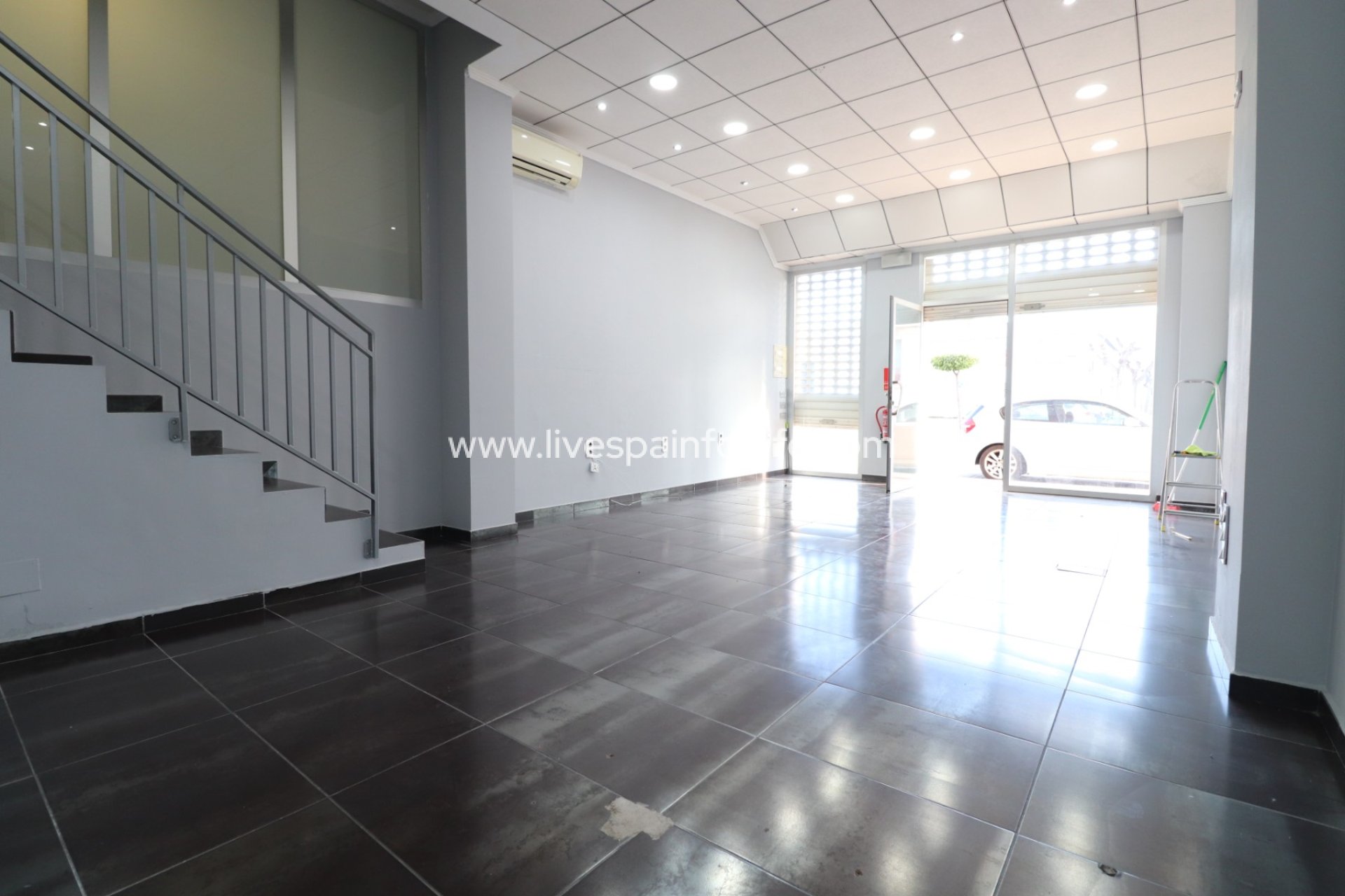 Resale - Commercial -
Formentera del Segura - Formentera - Village