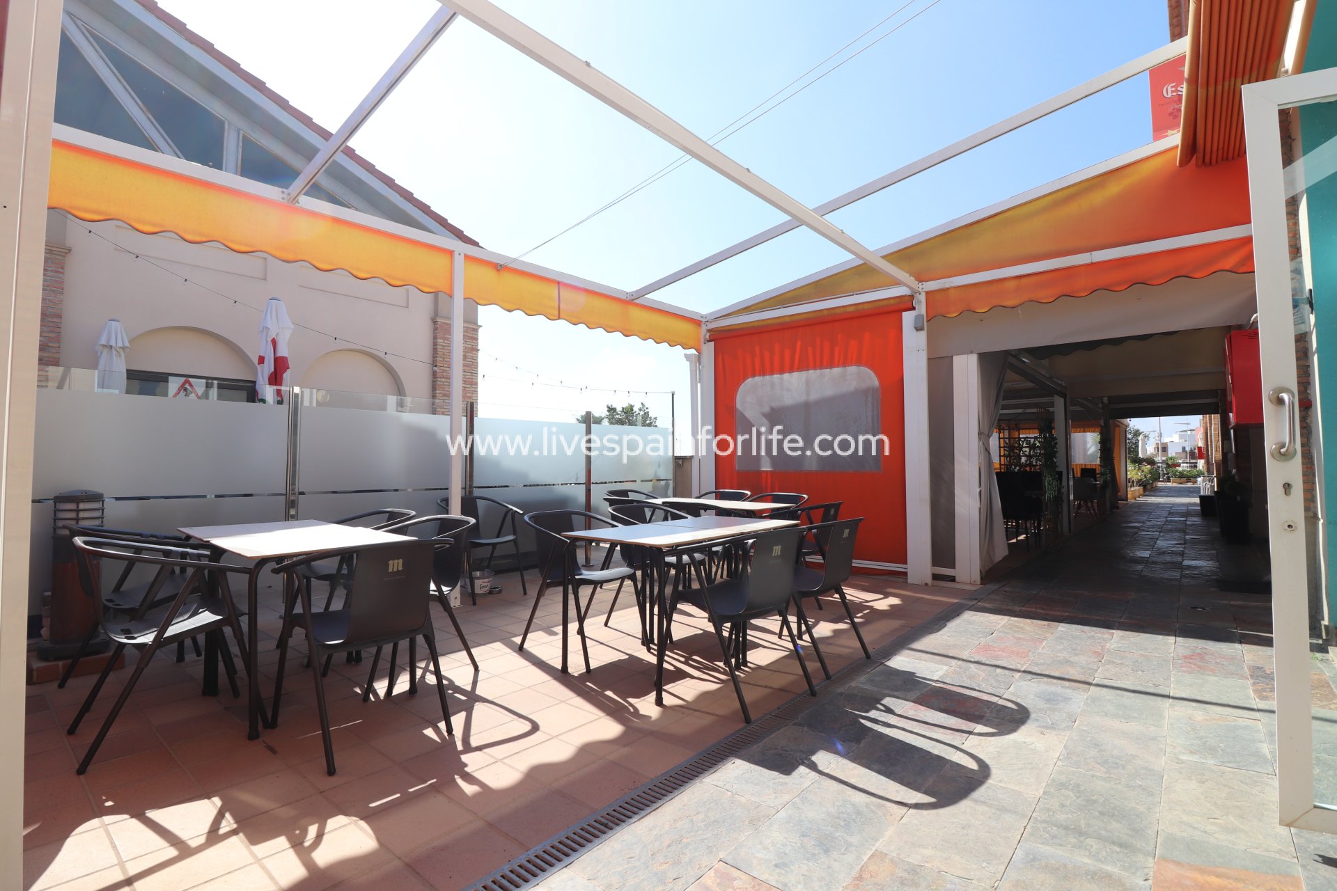 Resale - Commercial (Freehold) -
Algorfa - La Finca Golf Resort