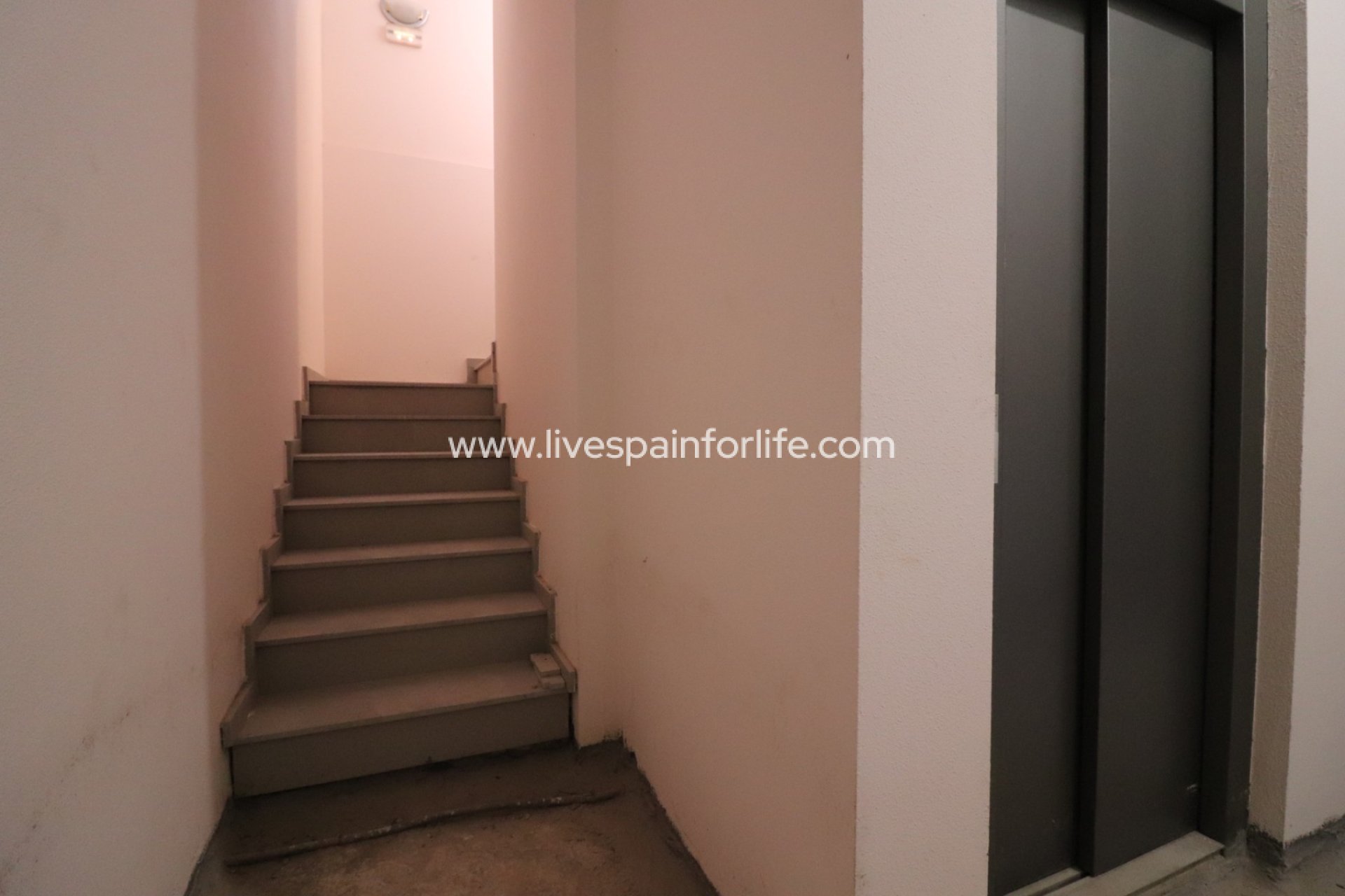 Resale - Commercial (Freehold) -
Rojales - Rojales - Village