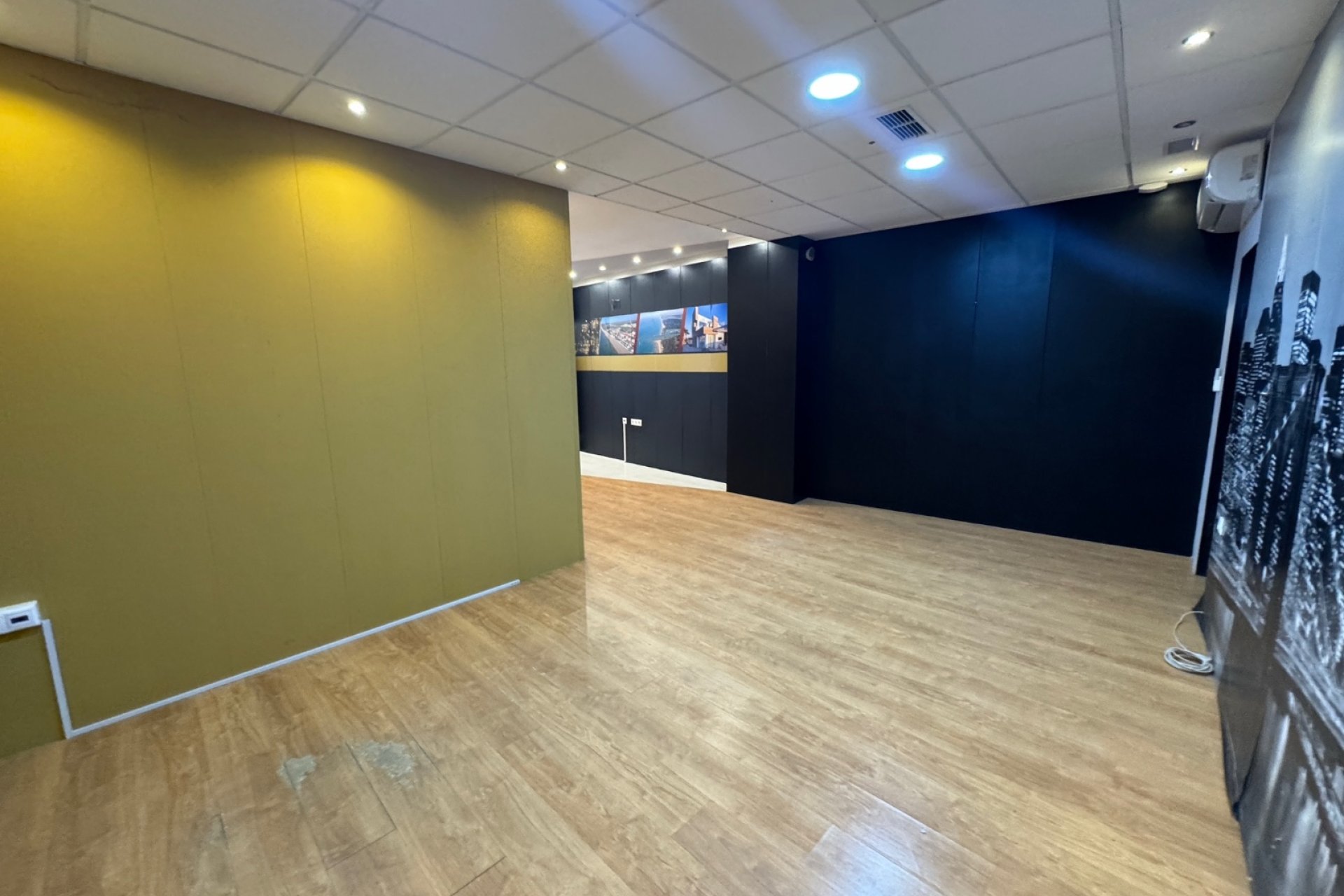 Resale - Commercial -
Guardamar del Segura - Guardamar