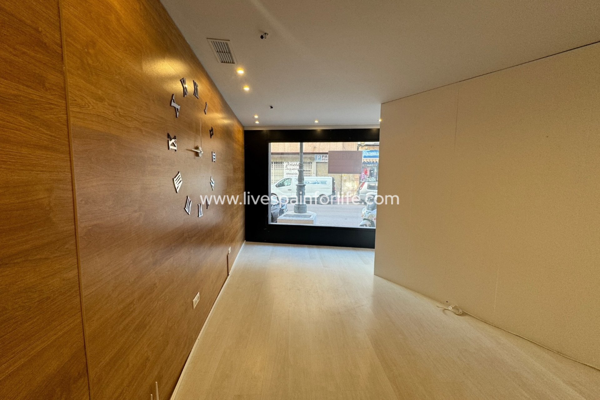 Resale - Commercial -
Guardamar del Segura - Guardamar