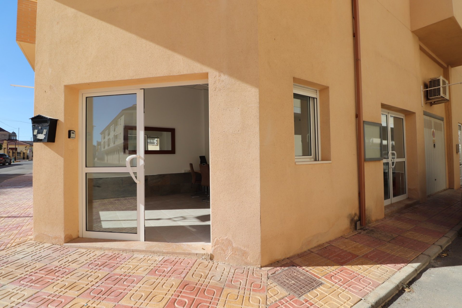 Resale - Commercial -
Jacarilla - Jacarilla - Town