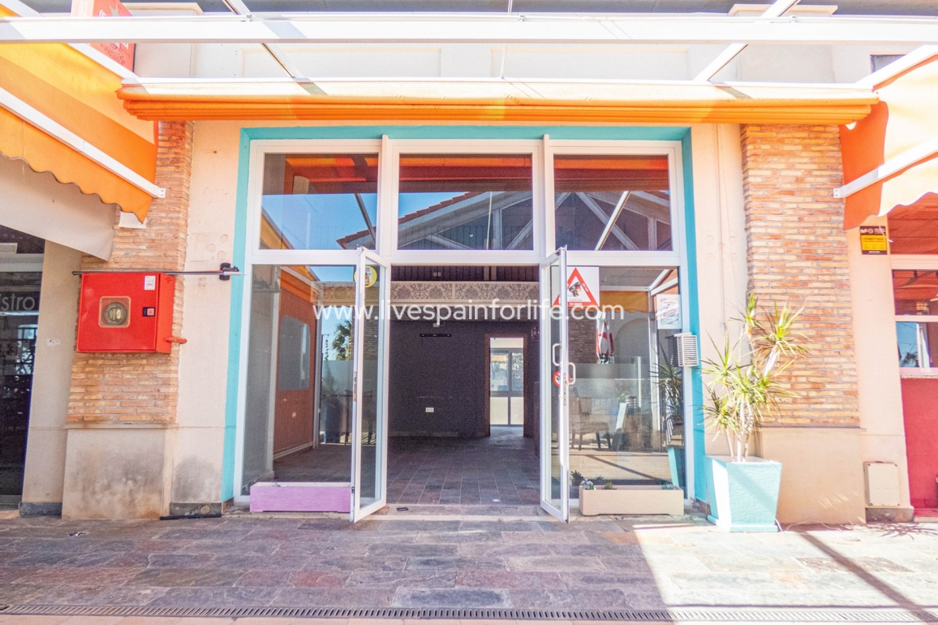 Resale - Commercial -
La Finca Golf - Algorfa