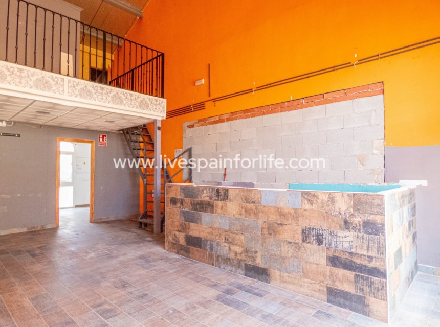 Resale - Commercial -
La Finca Golf - Algorfa