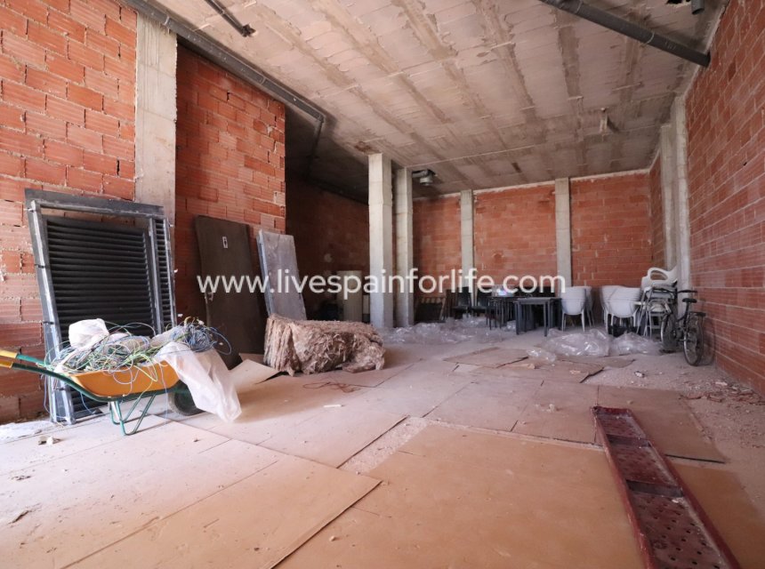 Resale - Commercial -
Los Montesinos - Entre Naranjos / Vistabella Golf