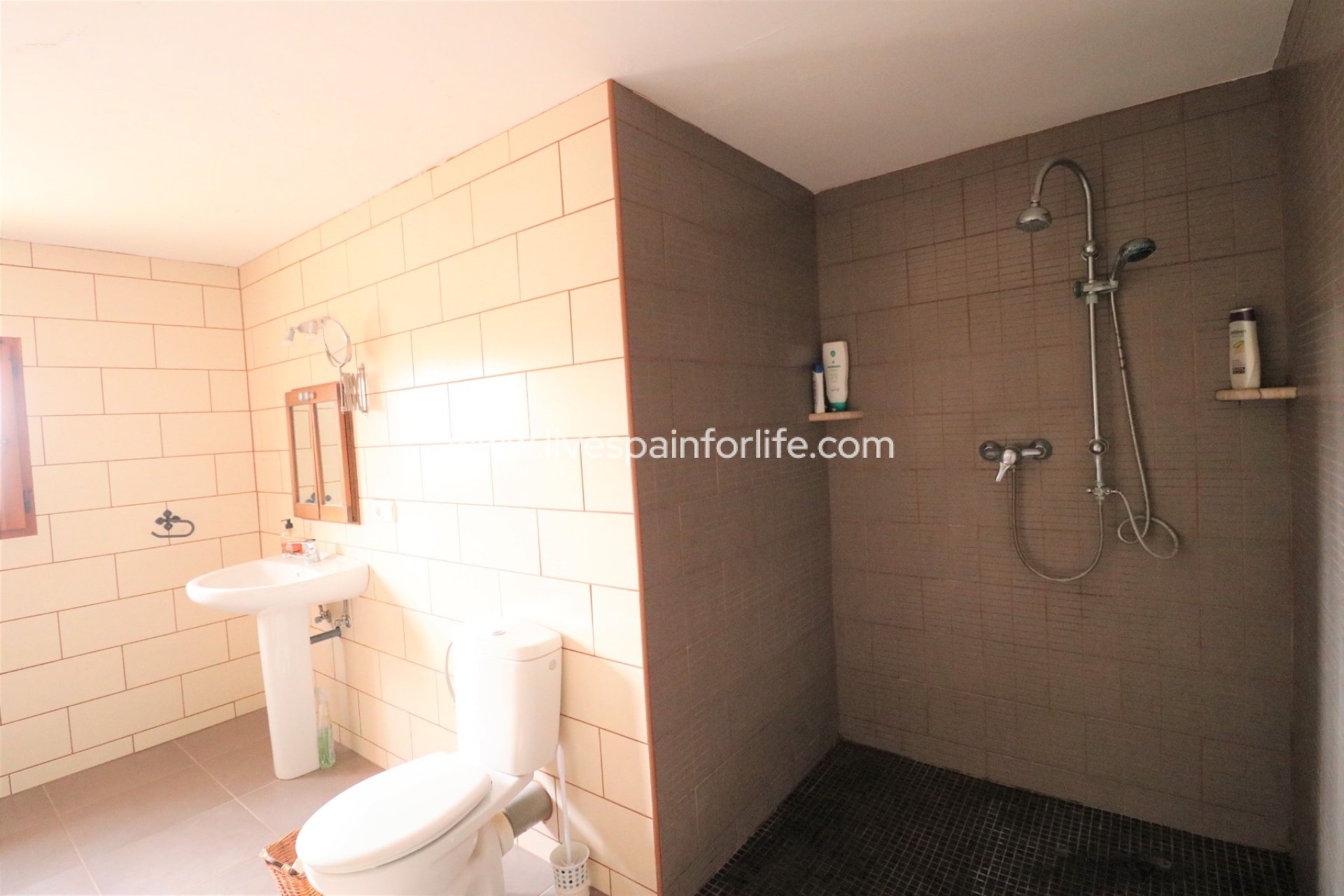 Resale - Country Property -
Abanilla