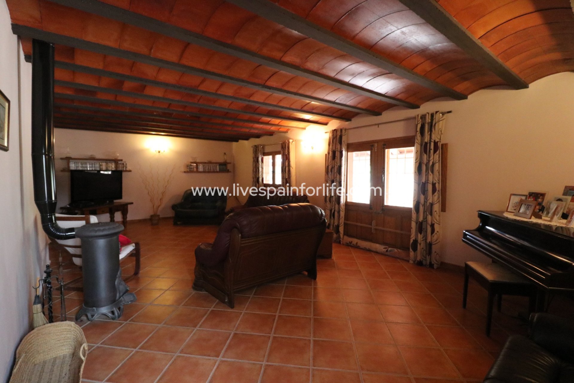 Resale - Country Property -
Abanilla