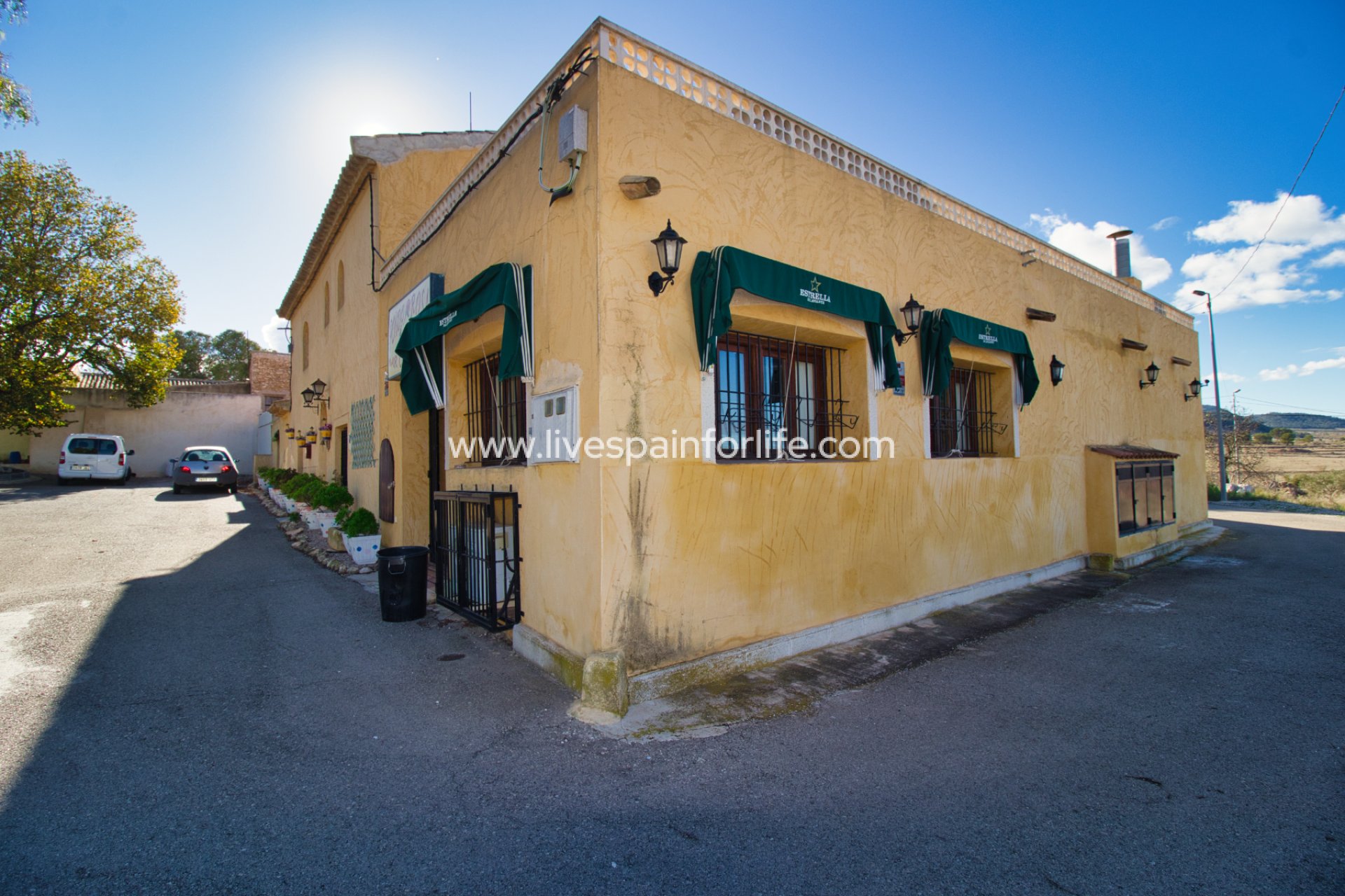 Resale - Country Property -
Abanilla