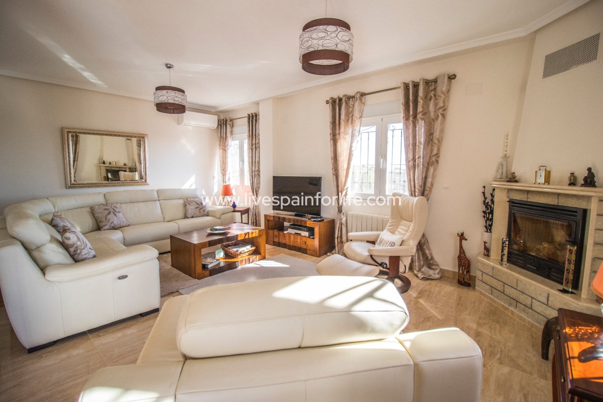 Resale - Country Property -
Albatera