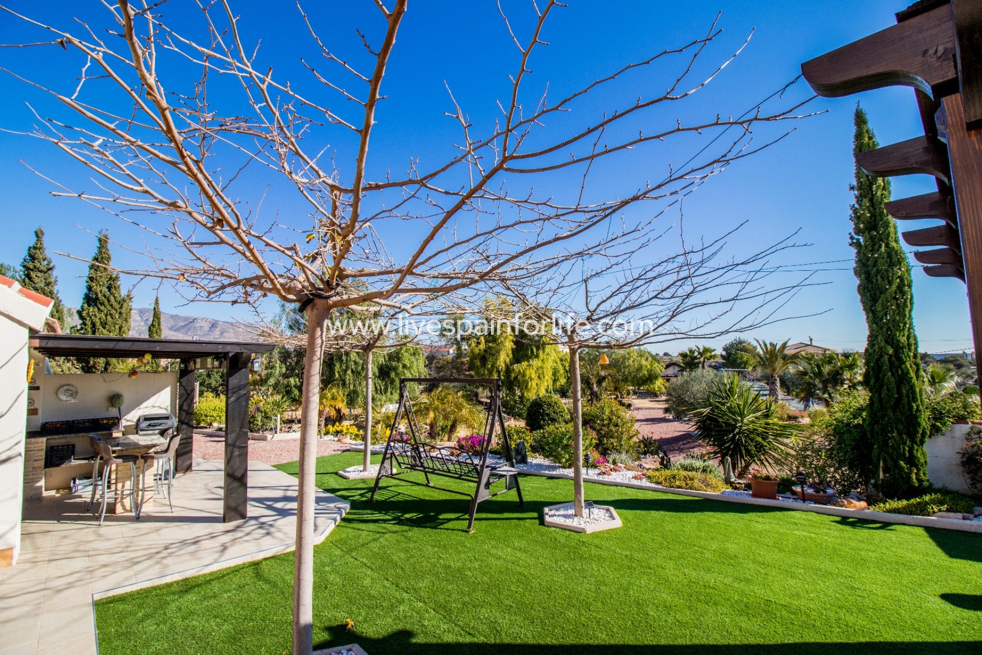 Resale - Country Property -
Albatera