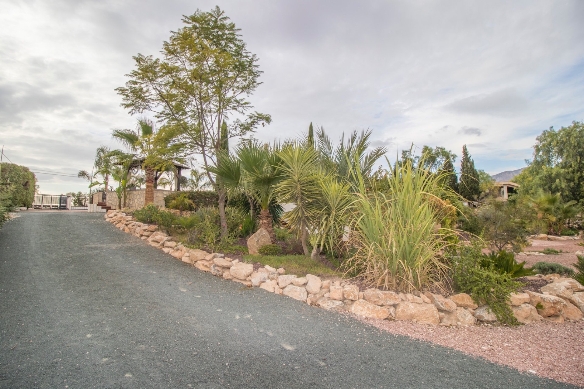 Resale - Country Property -
Albatera