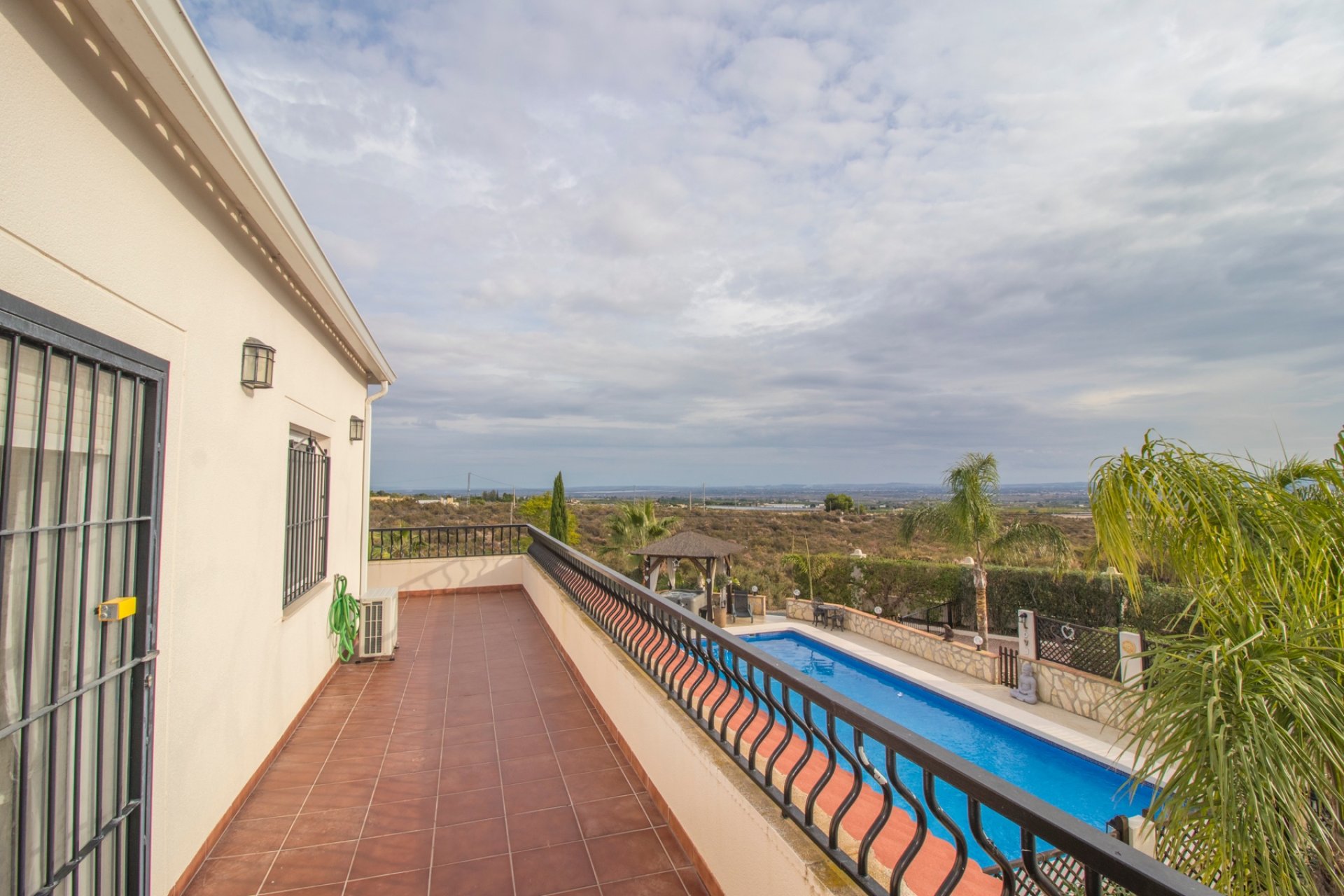 Resale - Country Property -
Albatera