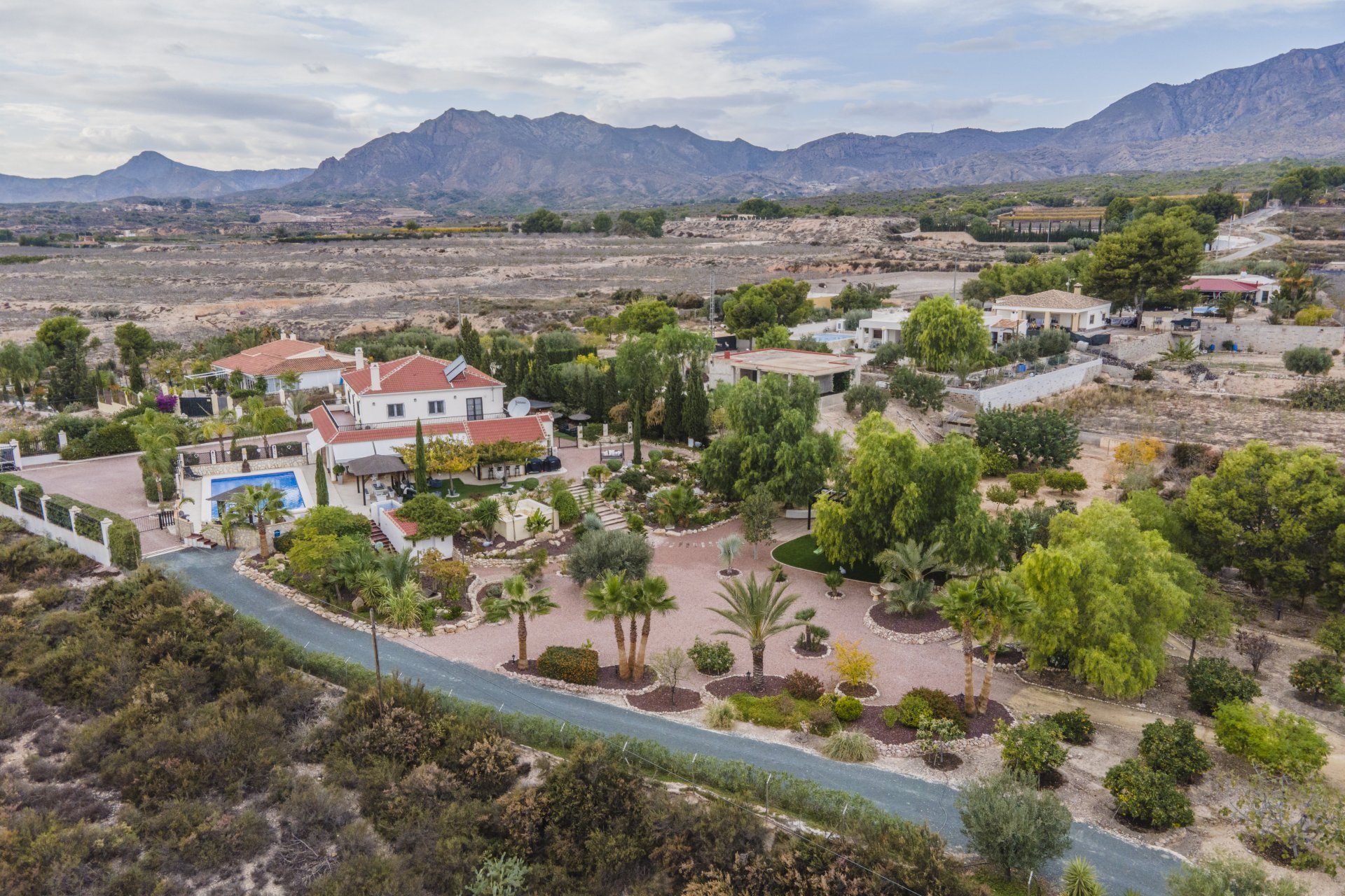 Resale - Country Property -
Albatera