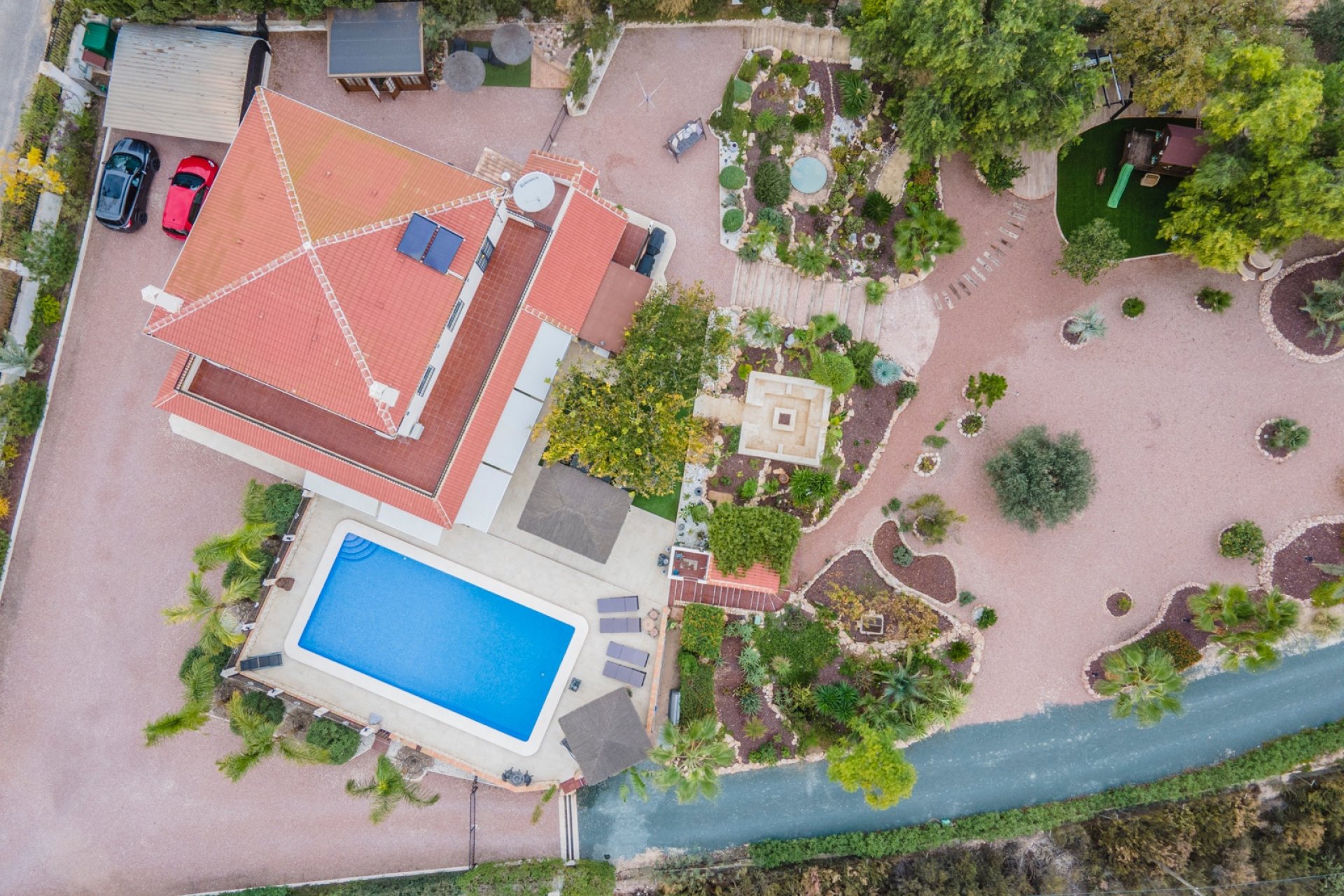 Resale - Country Property -
Albatera