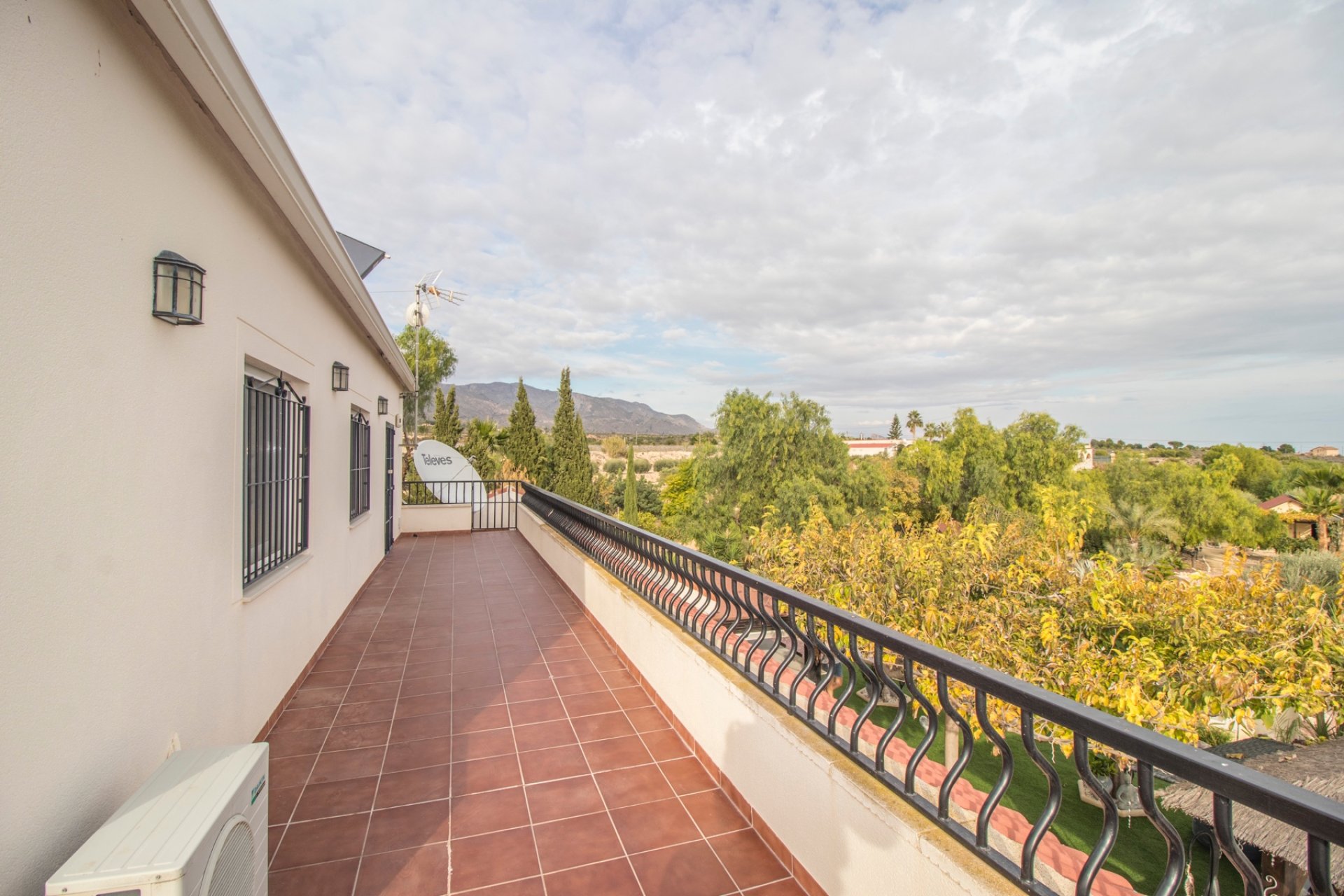 Resale - Country Property -
Albatera