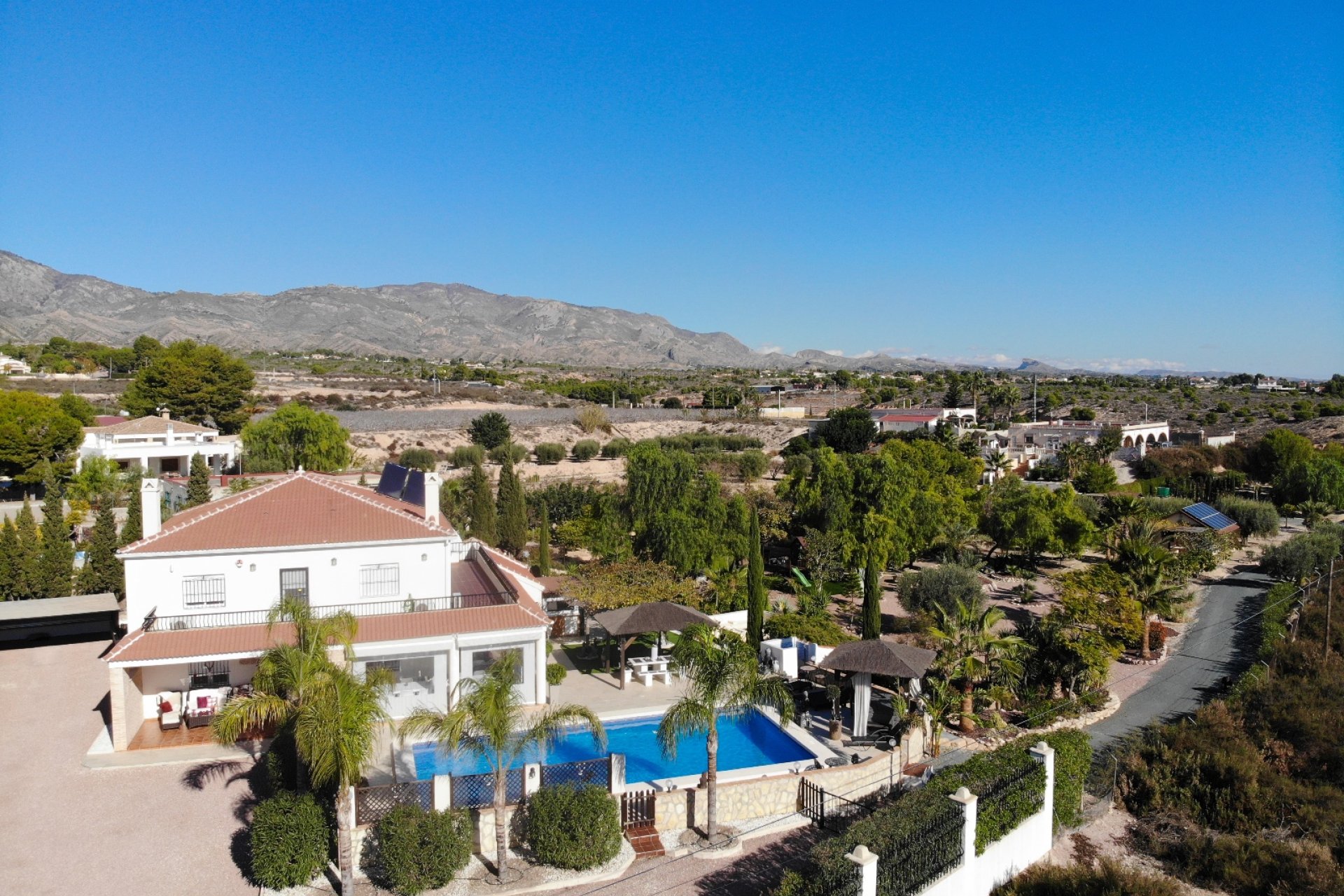 Resale - Country Property -
Albatera