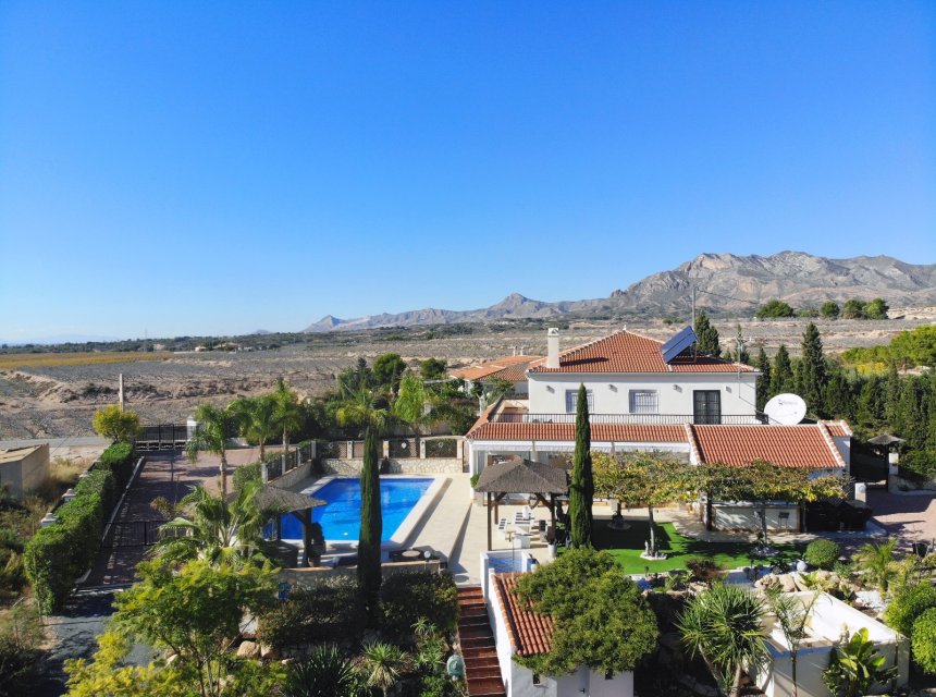 Resale - Country Property -
Albatera