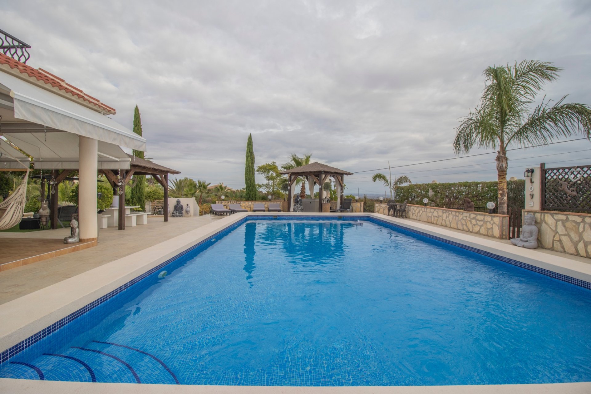 Resale - Country Property -
Albatera